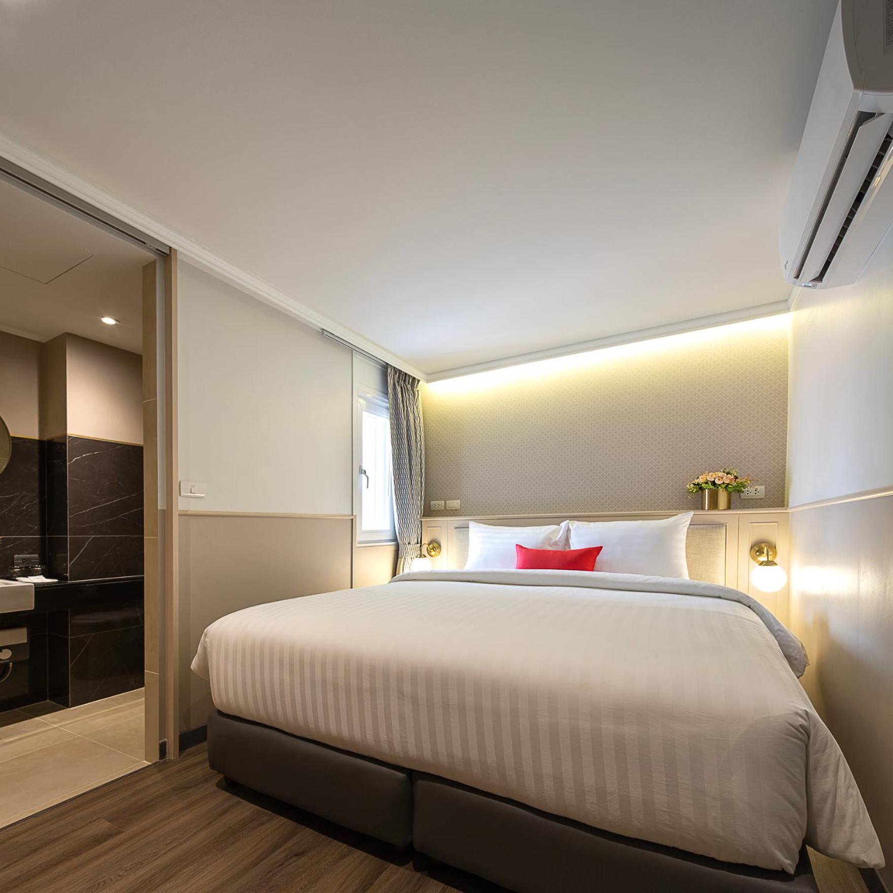 Superior King Room photo 2