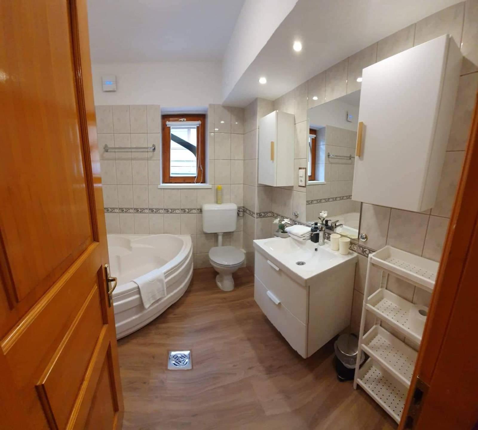 One-Bedroom Apartment - Photo 53