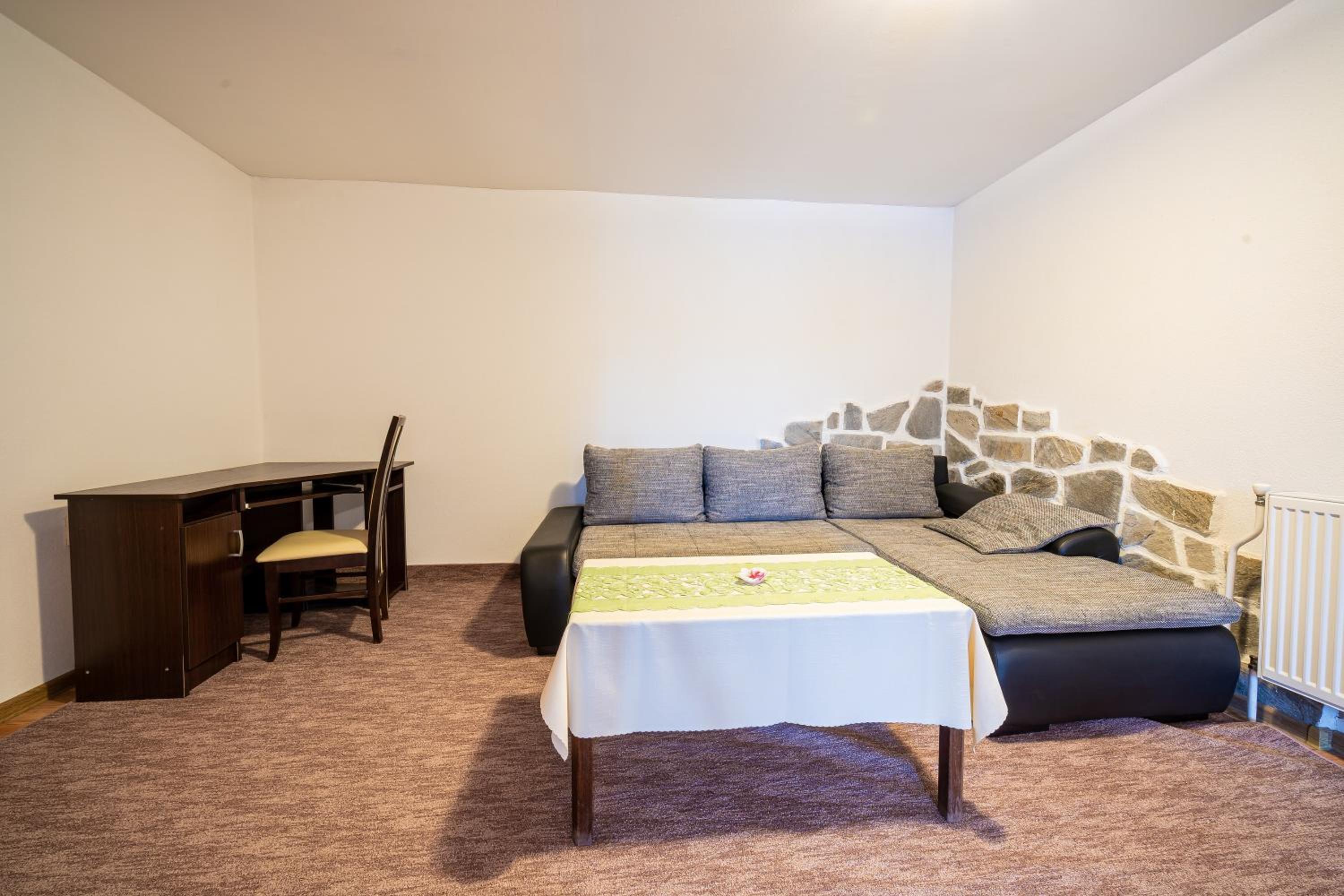 Double Room with Spa Bath photo 3