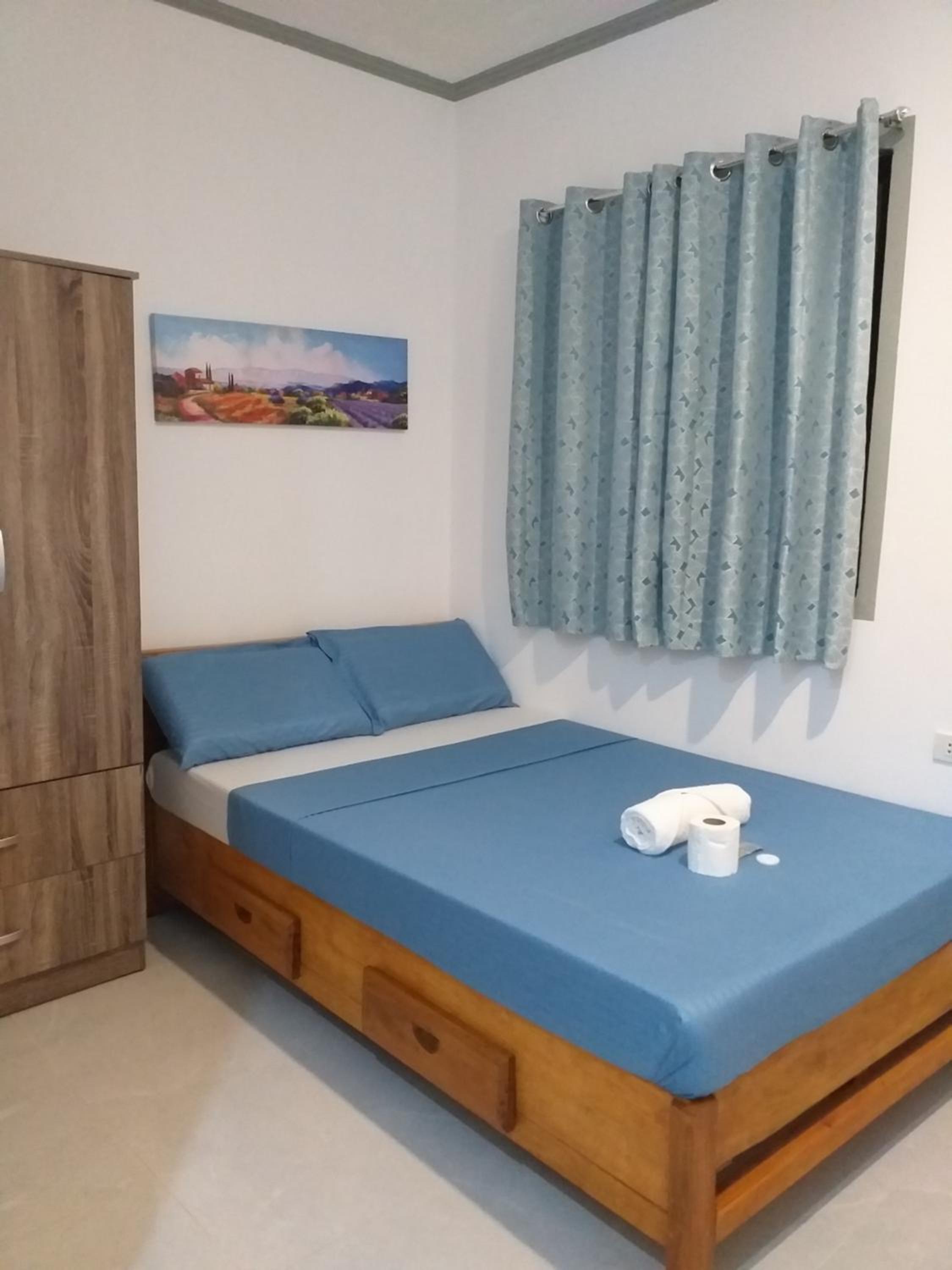 Double Room with Private Bathroom - Photo 10