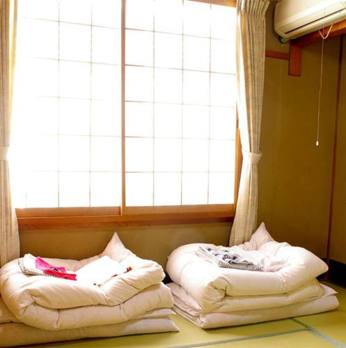 Japanese-Style Single Room with Shared Bathroom