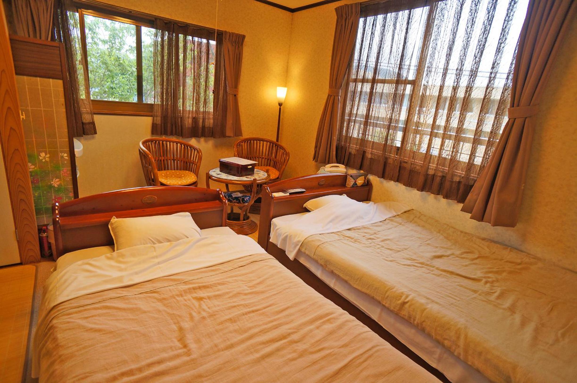 Standard Twin Room with Shared Bathroom