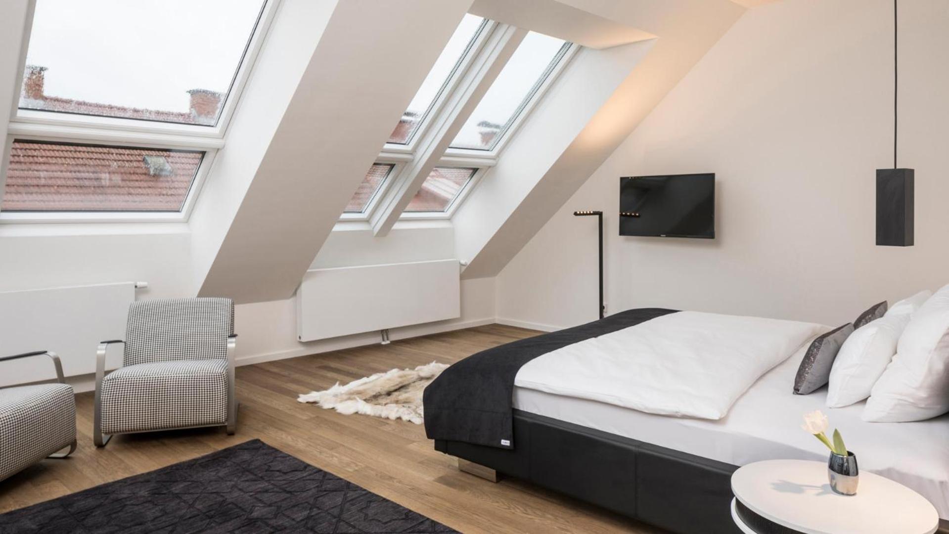 Small Apartment - Photo 2