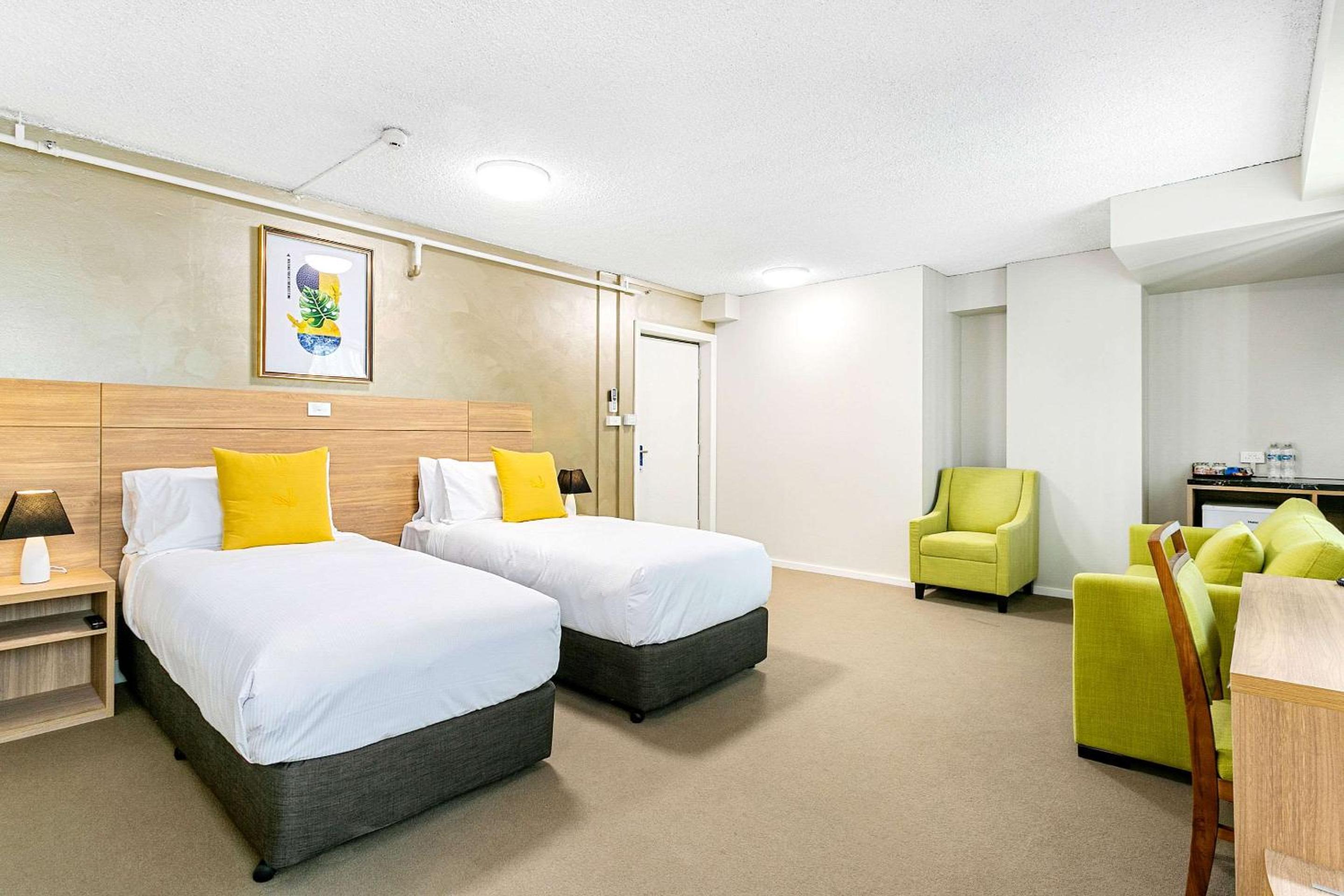 King Room with Sofa-Bed - Non-Smoking thumbnail 5