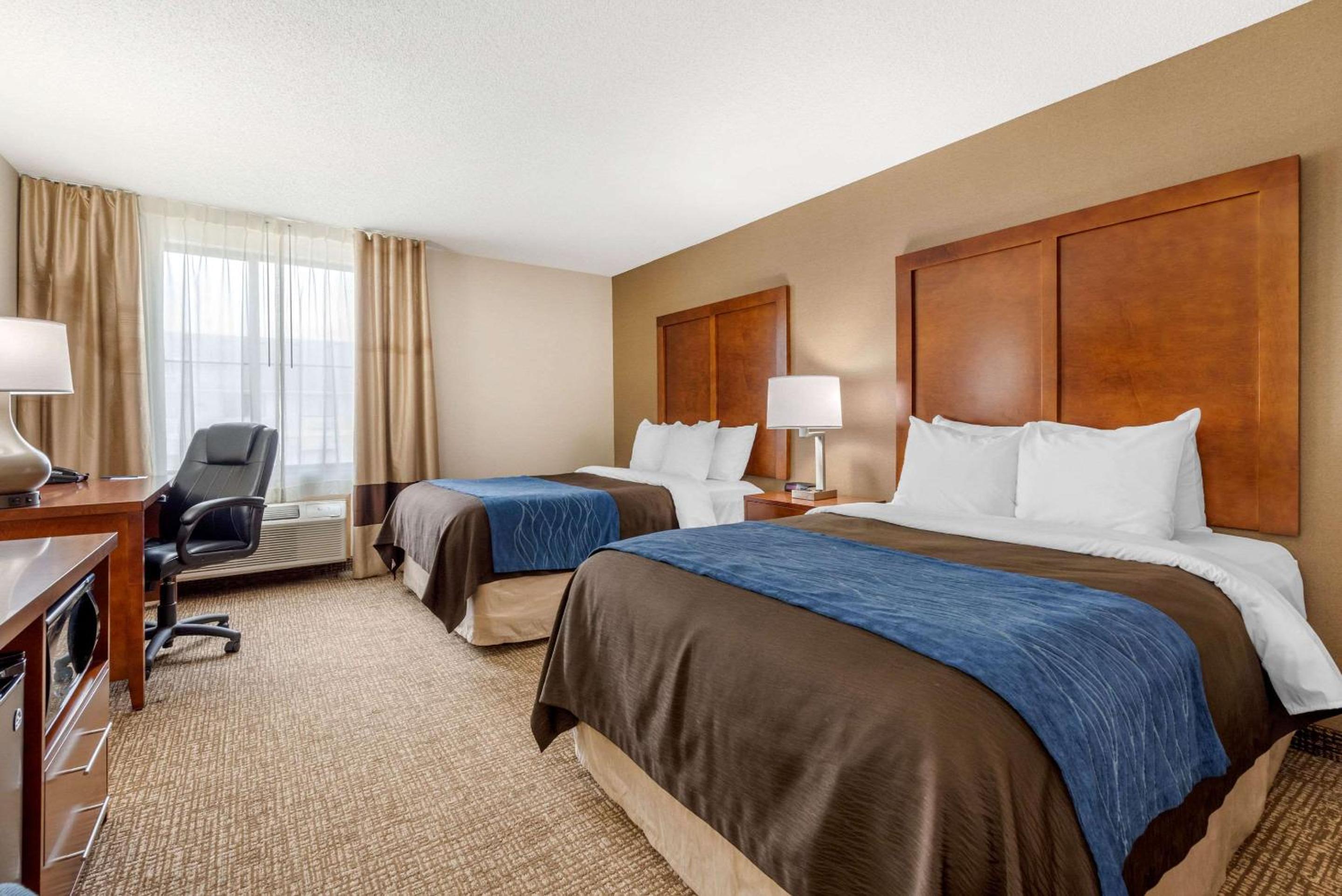 Double Room with Two Double Beds - Non-Smoking - Photo 6