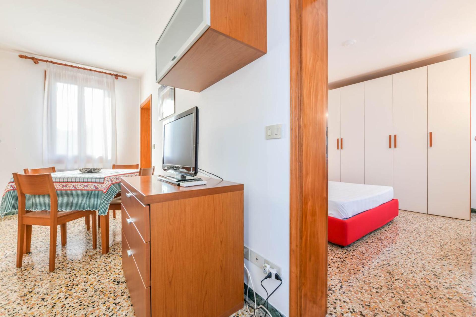One-Bedroom Apartment photo 3