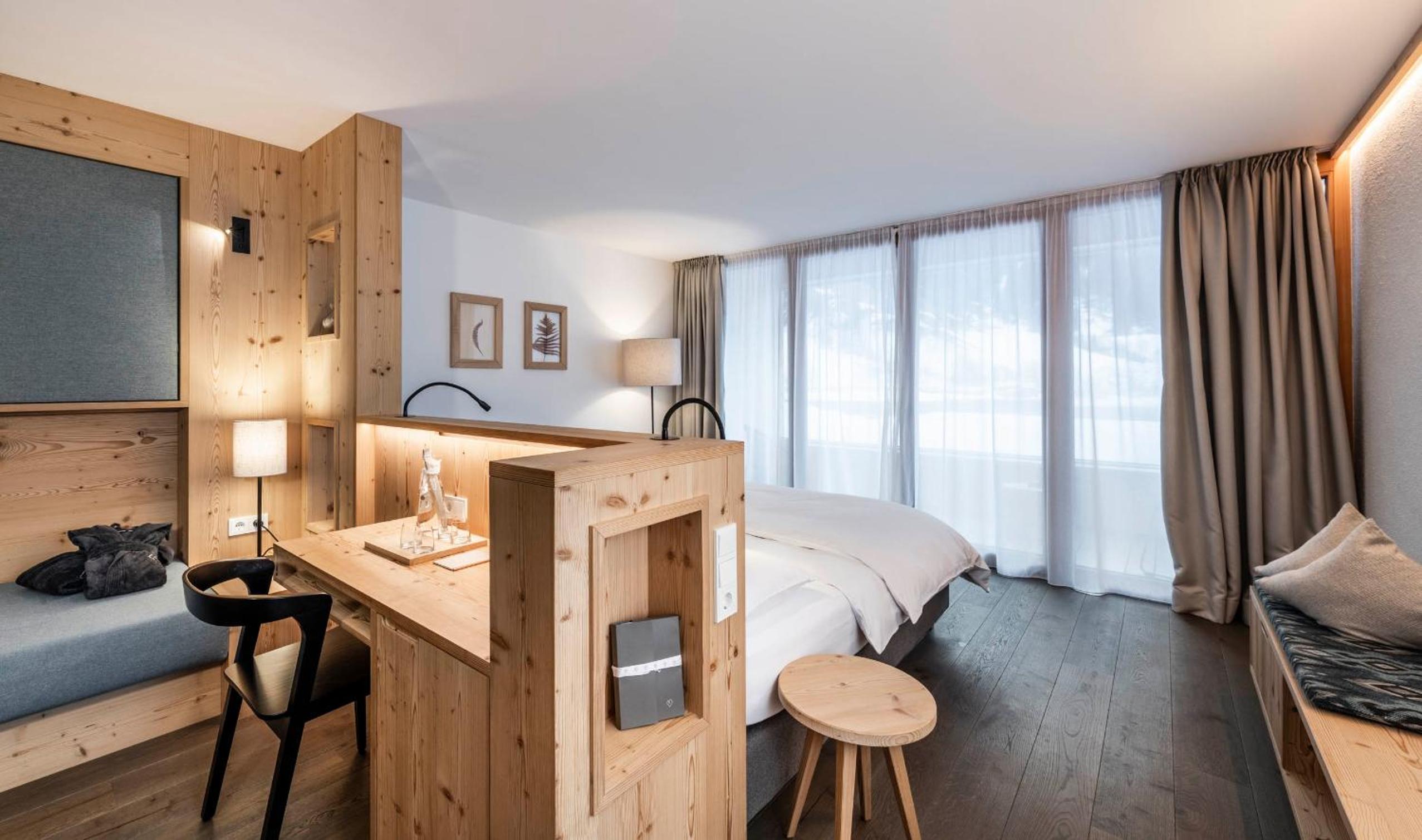 Deluxe Double Room with Balcony photo 1
