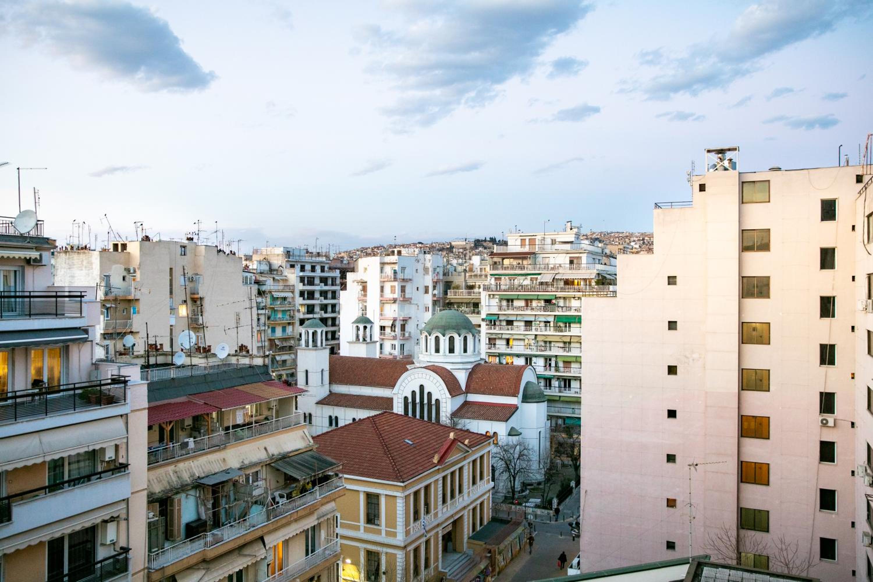 Deluxe Studio with City View - Photo 11