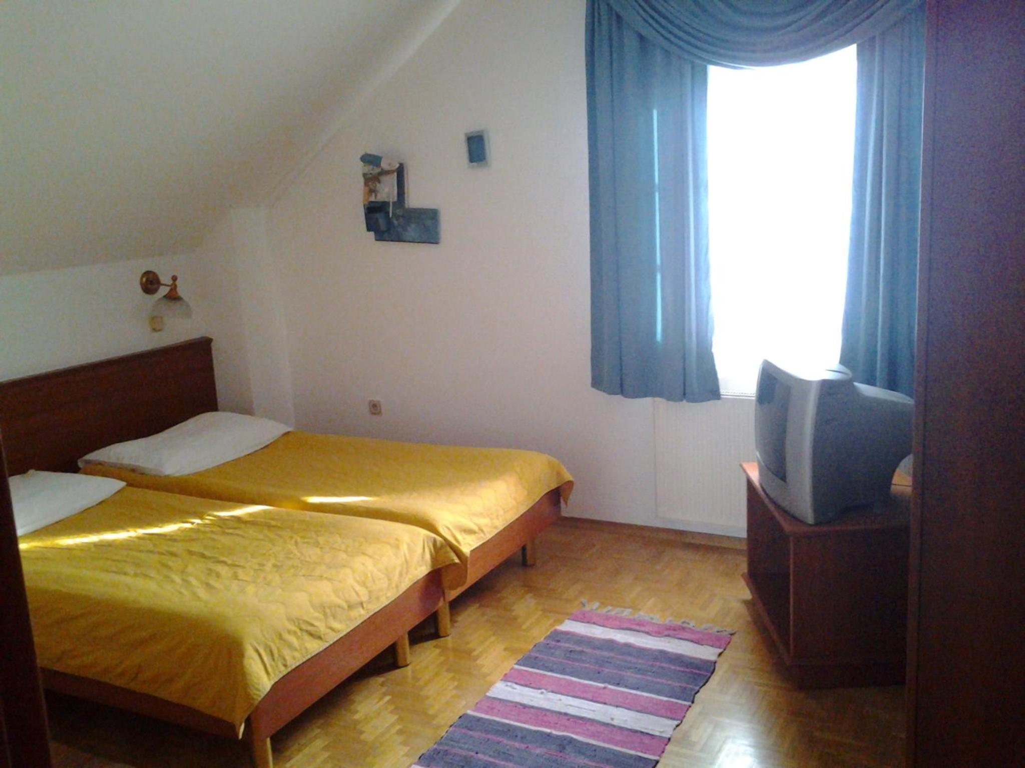 Triple Room - Photo 2