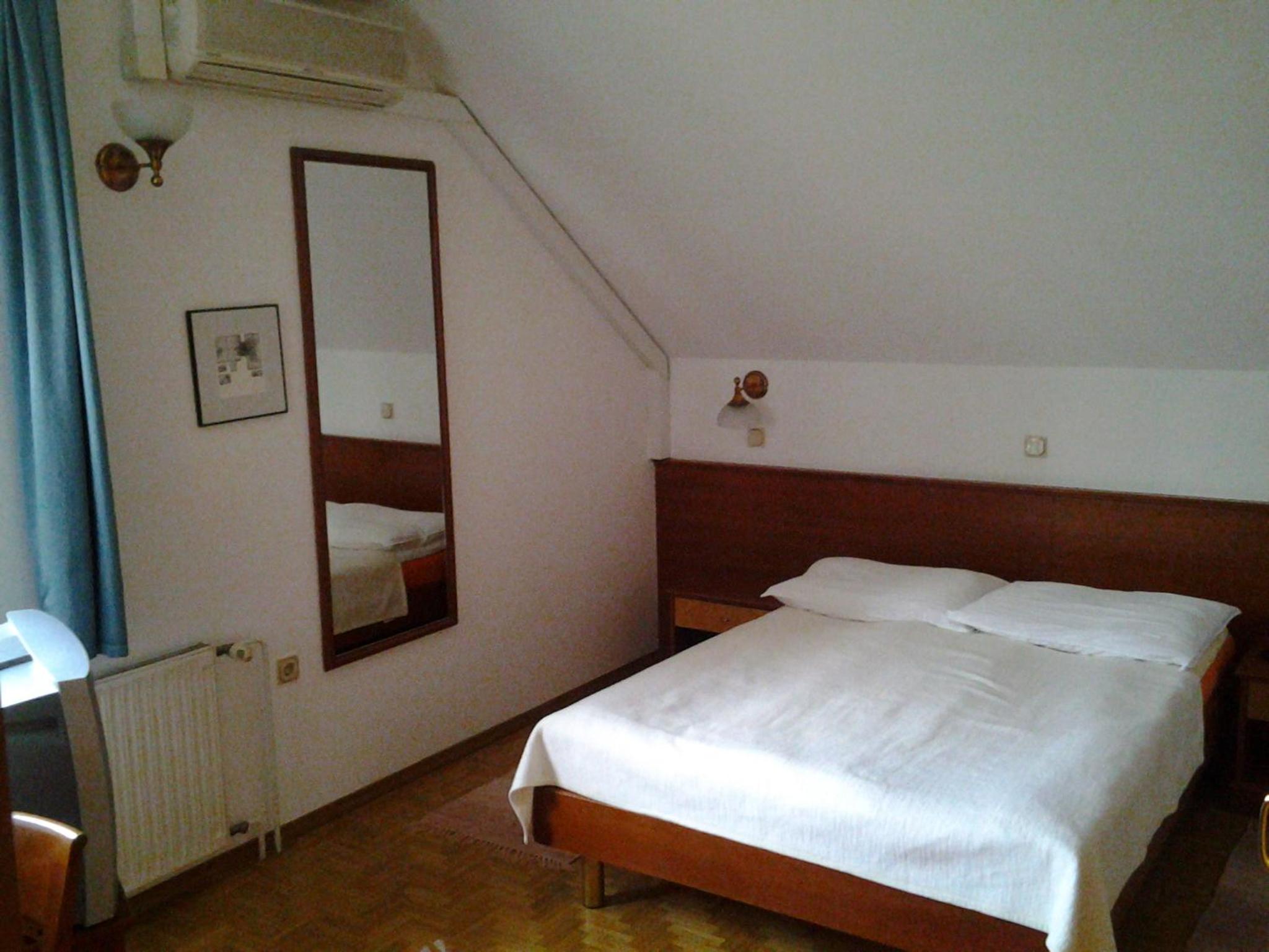 Double or Twin Room photo 2