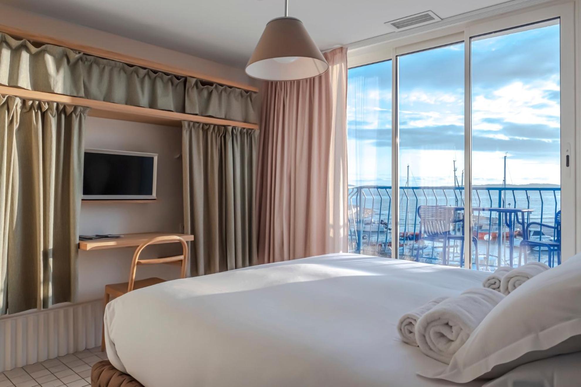 Double Room with Sea view and Terrace - Second Floor photo 2
