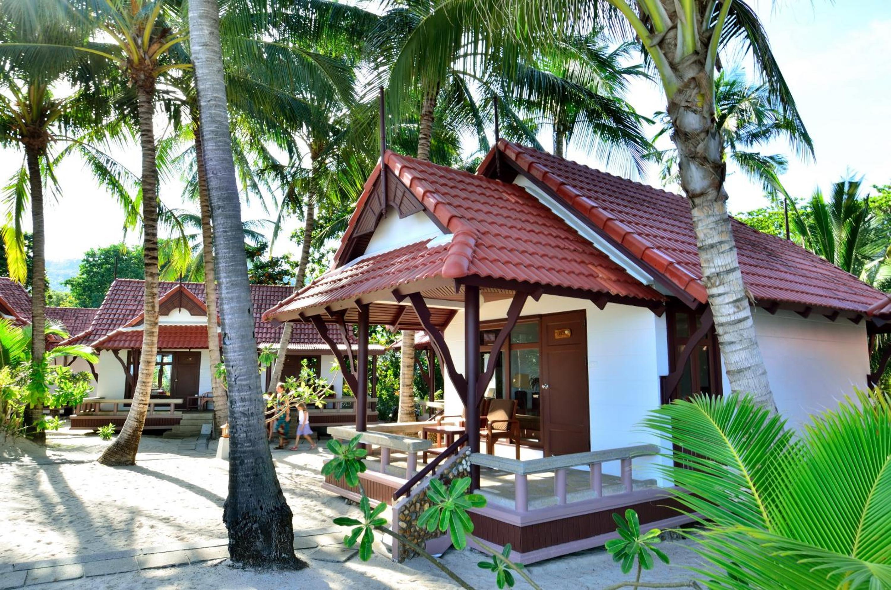 Beach Bungalow - Photo 2
