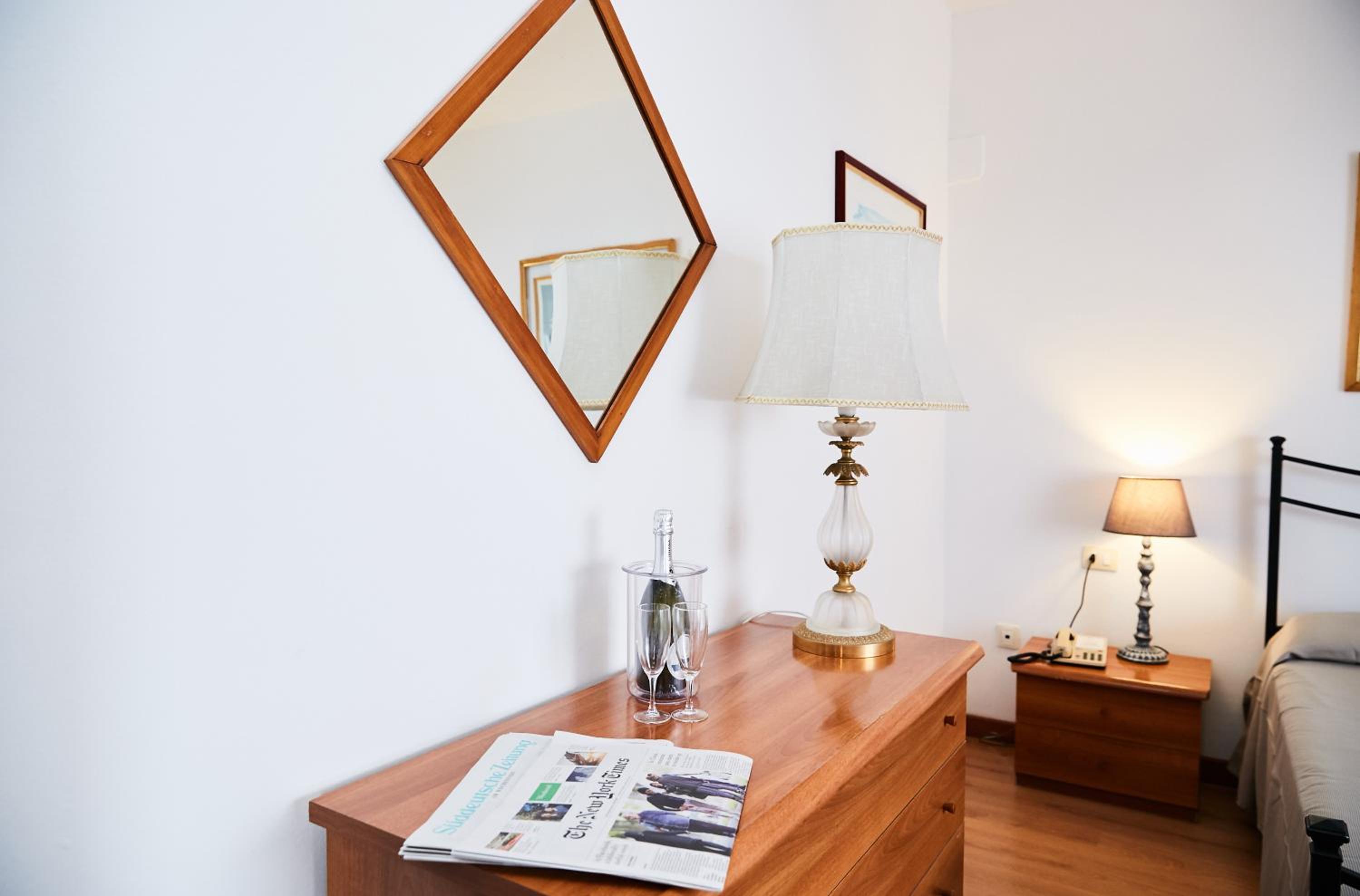 Deluxe Single Room with Sea View photo 2