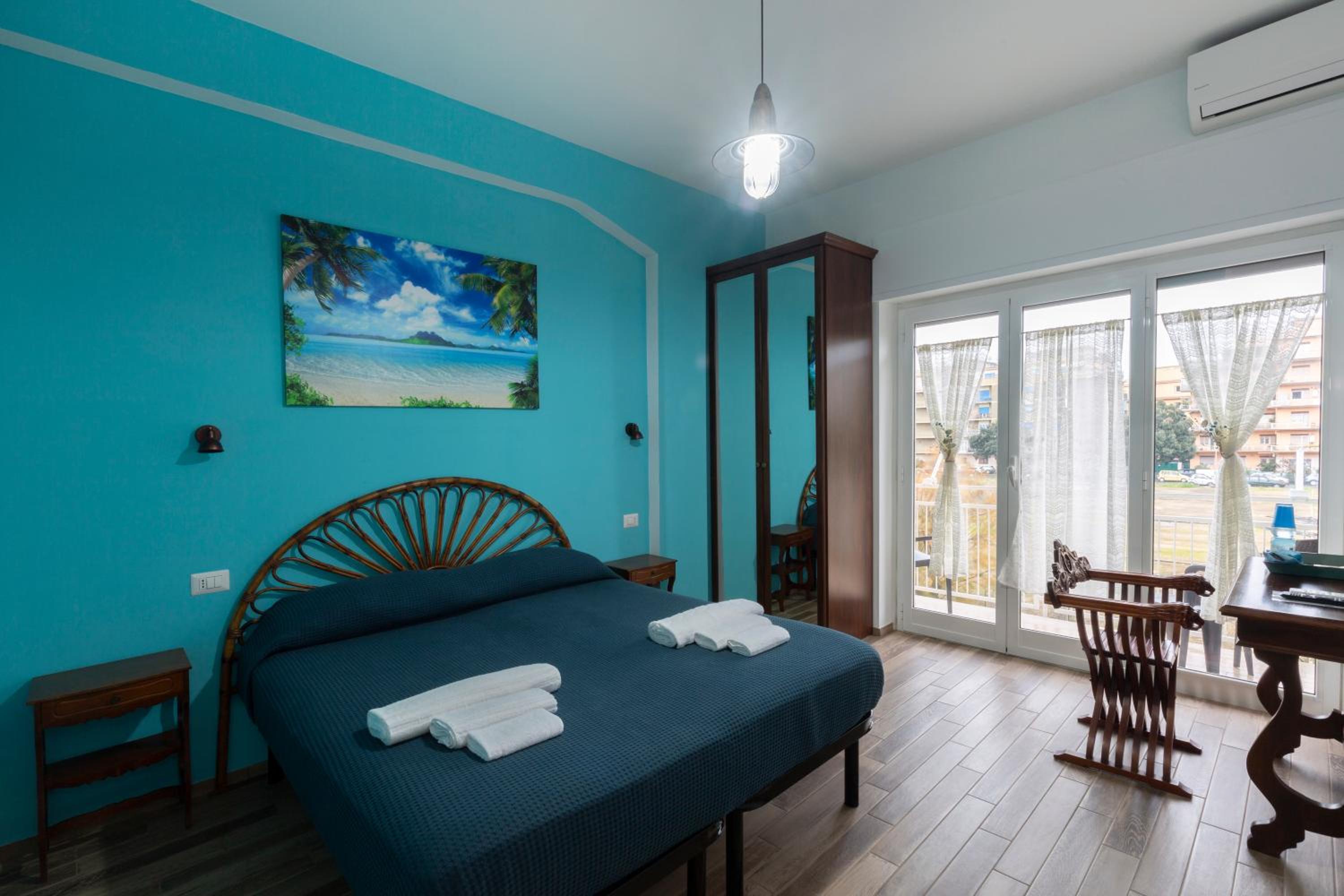 Large Double or Twin Room