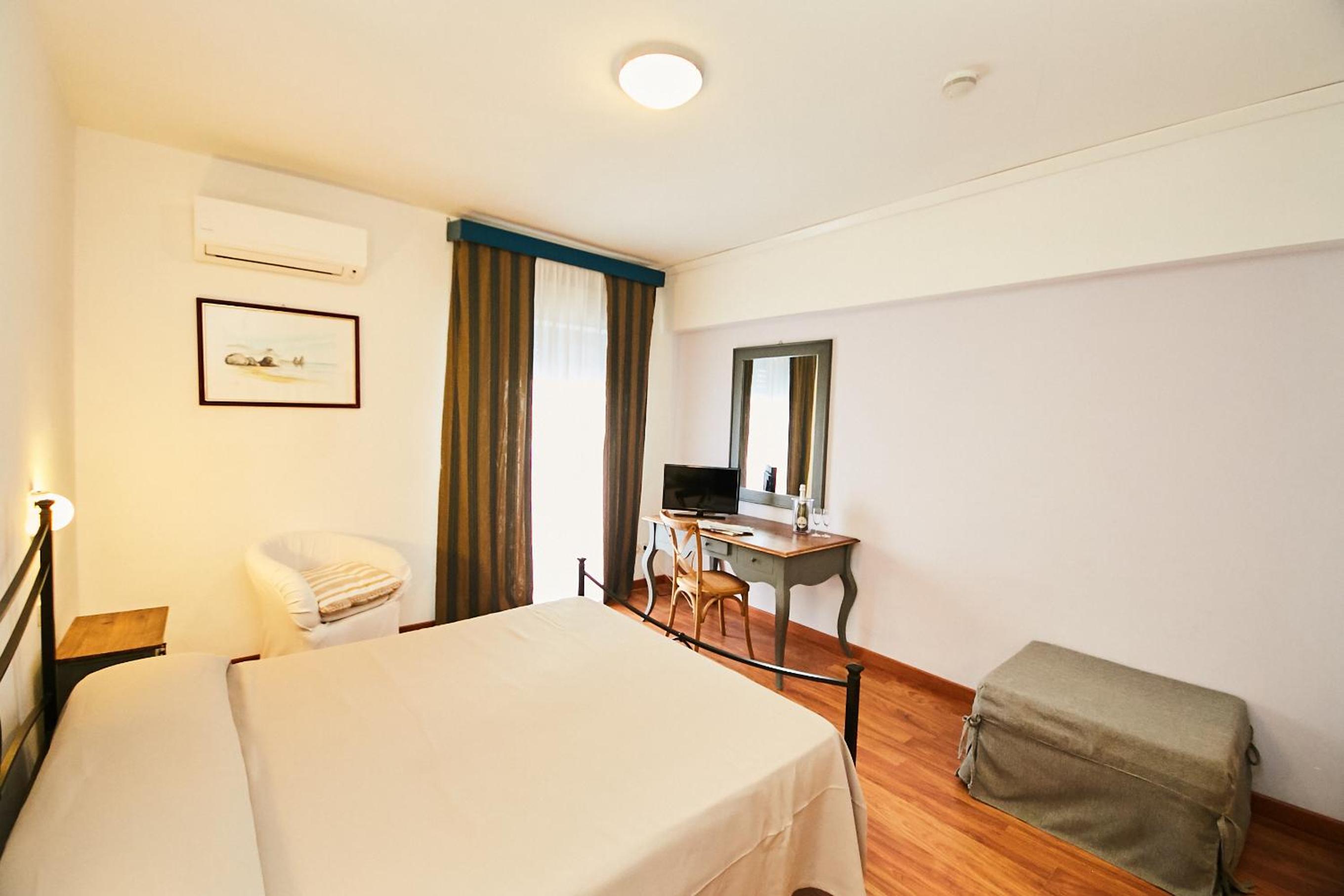 Double or Twin Room photo 1