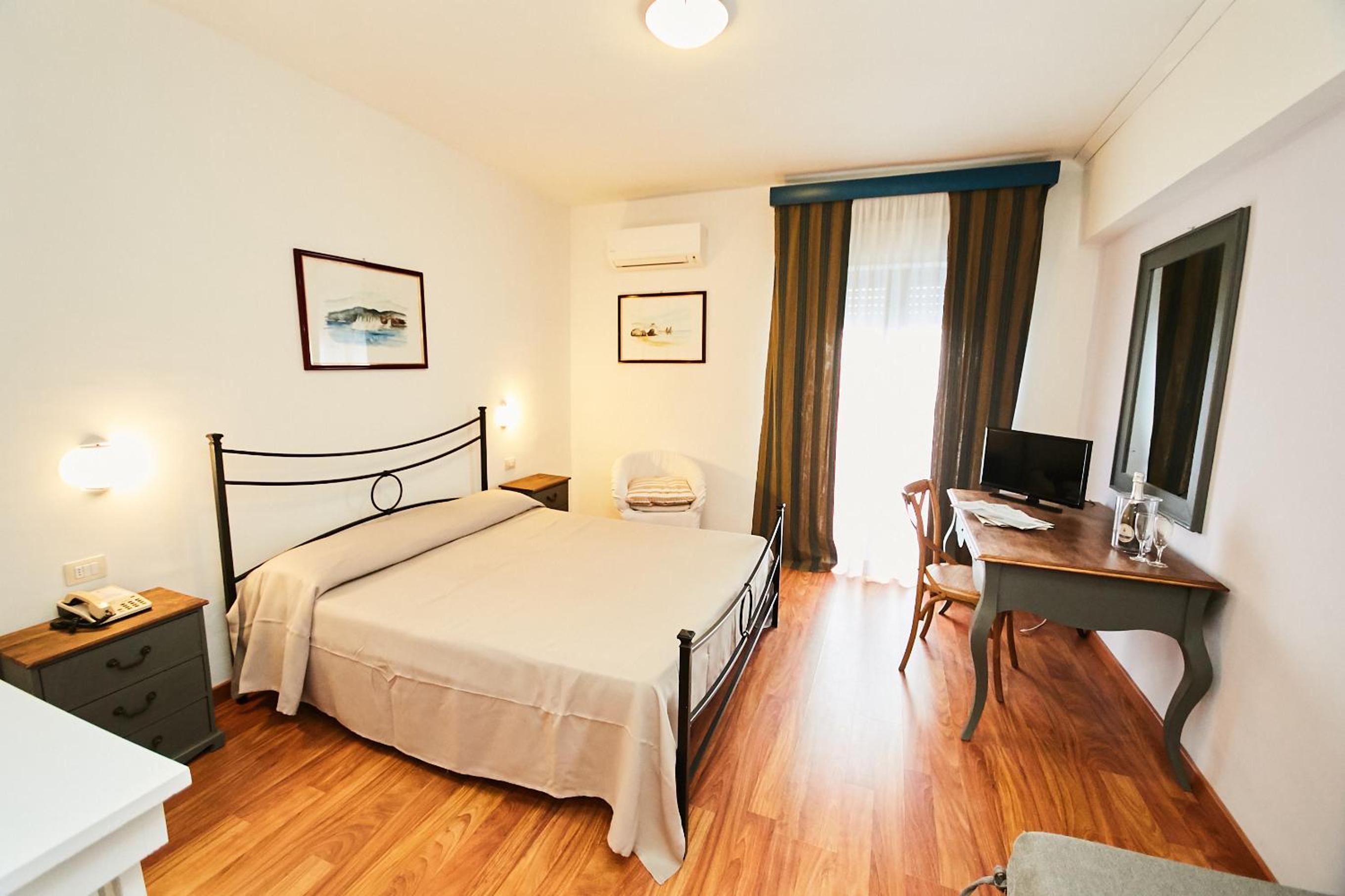 Double or Twin Room photo 2