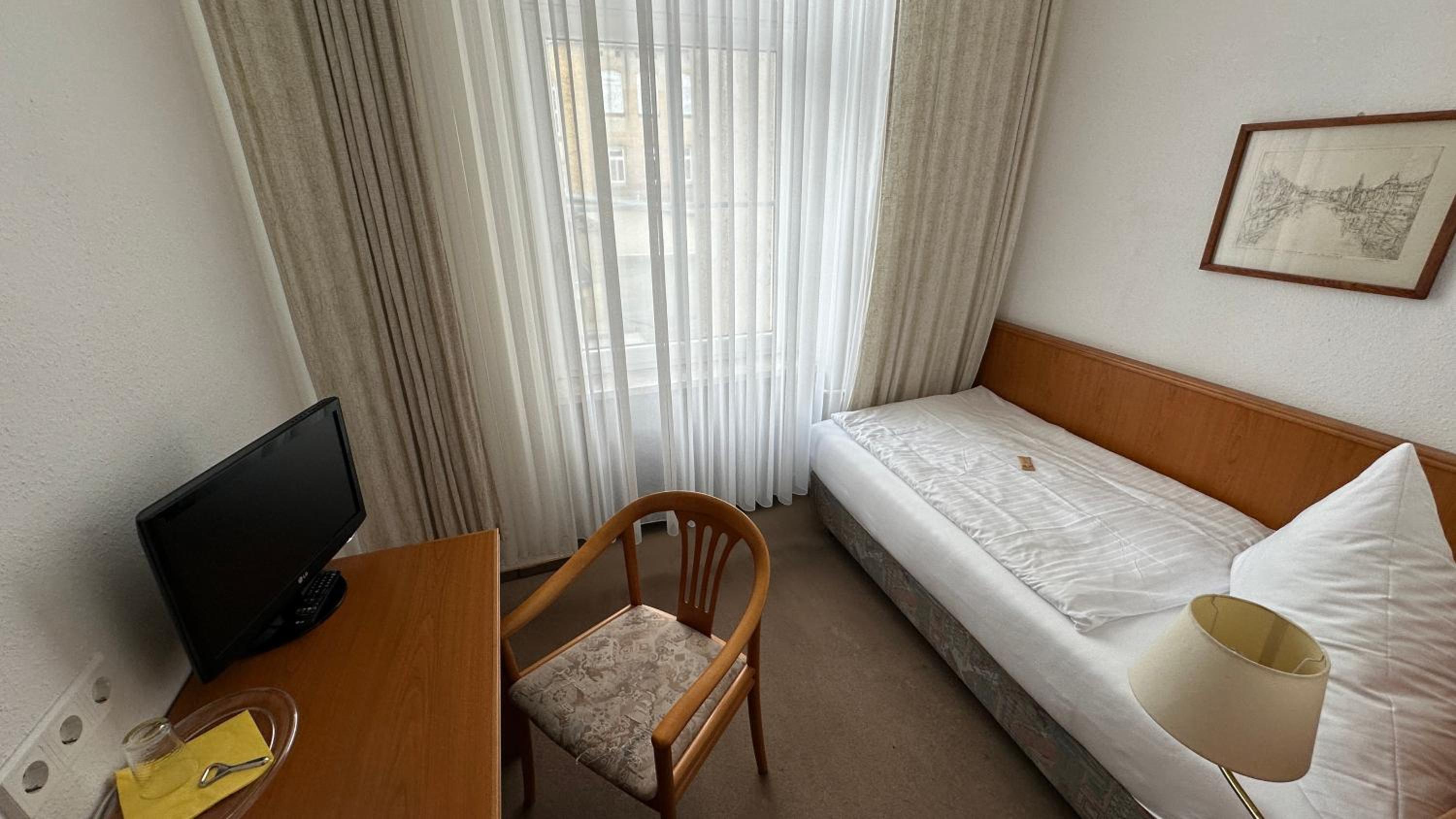 Economy Single Room