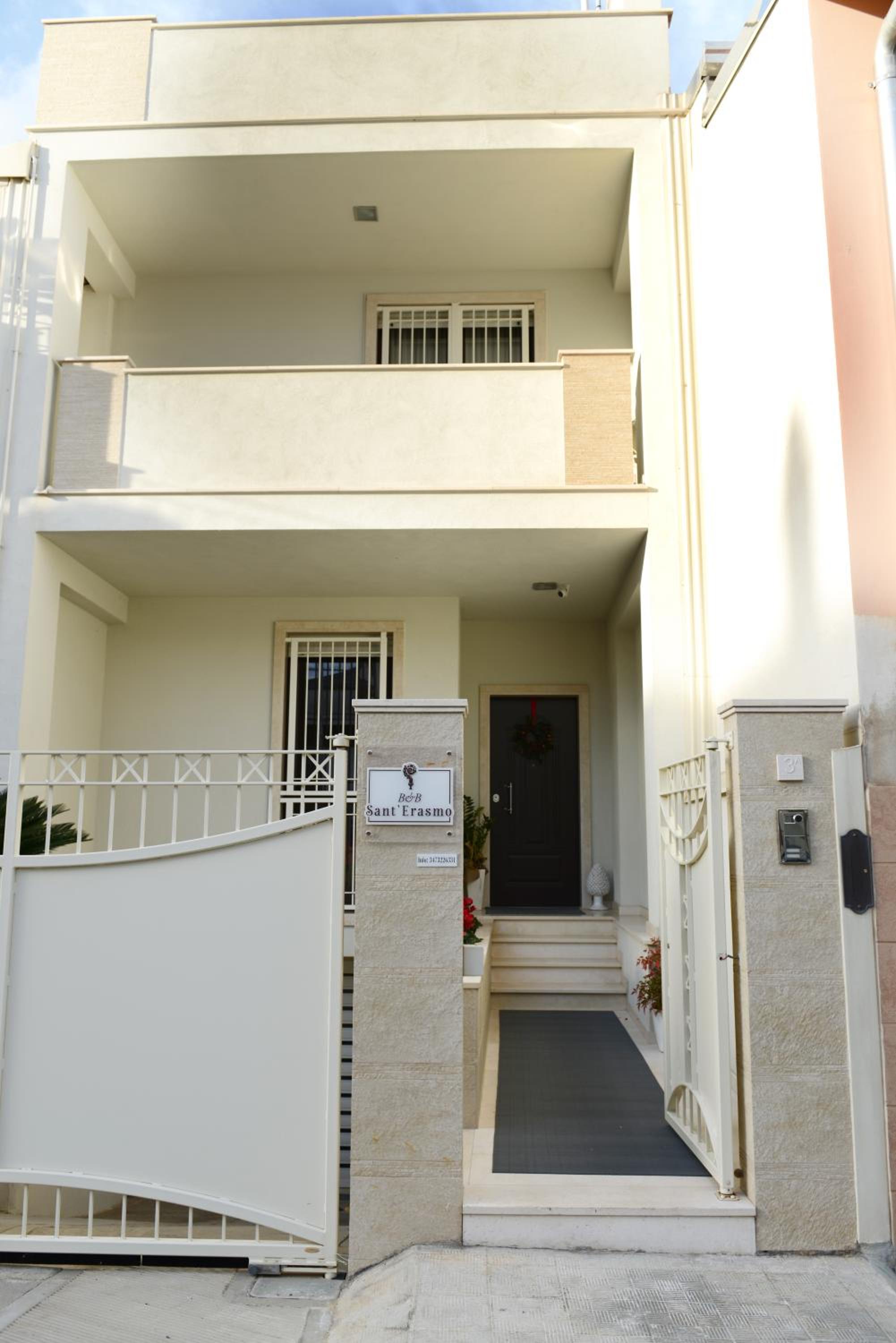 Superior Double or Twin Room with Terrace - Photo 10