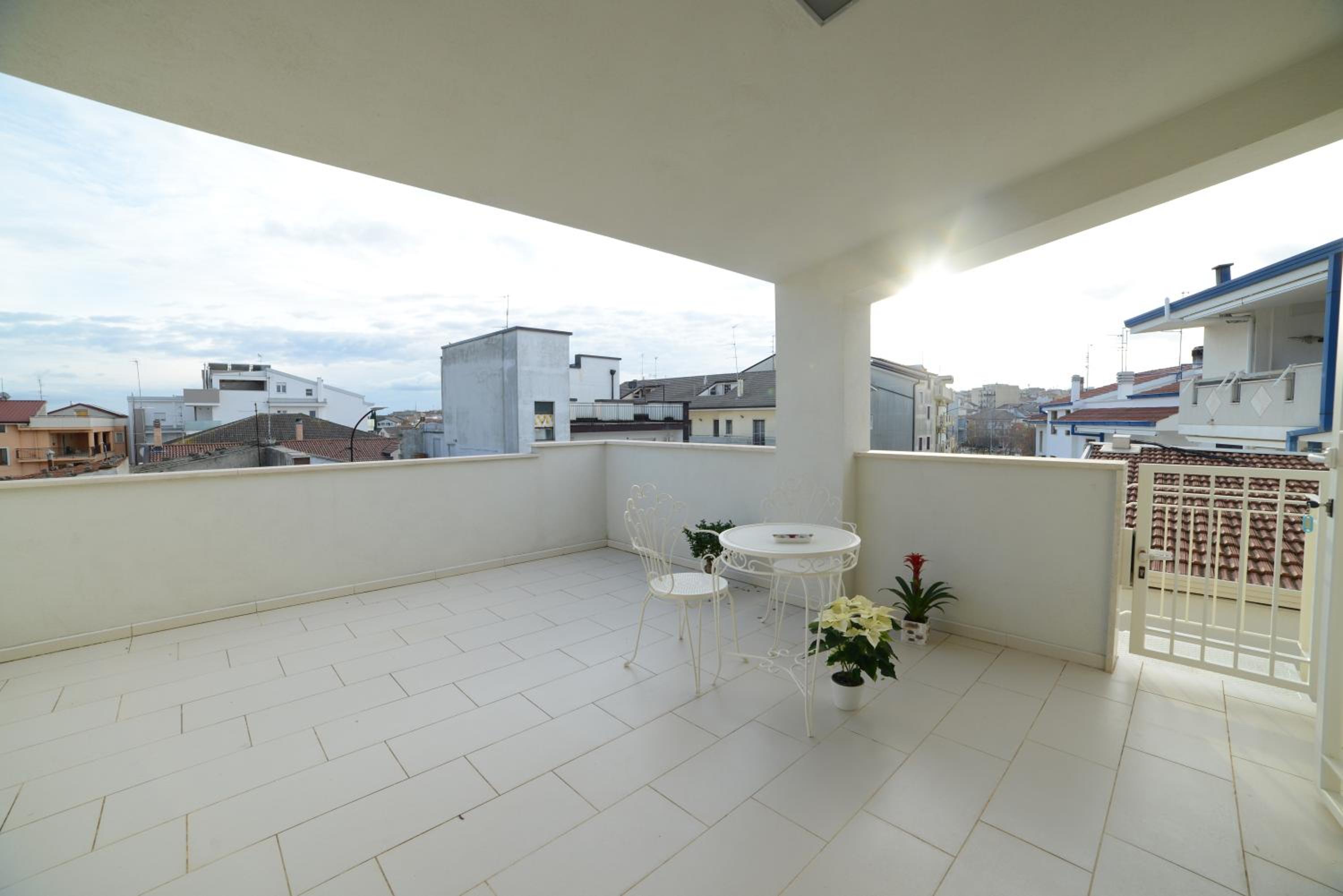 Superior Double or Twin Room with Terrace - Photo 13