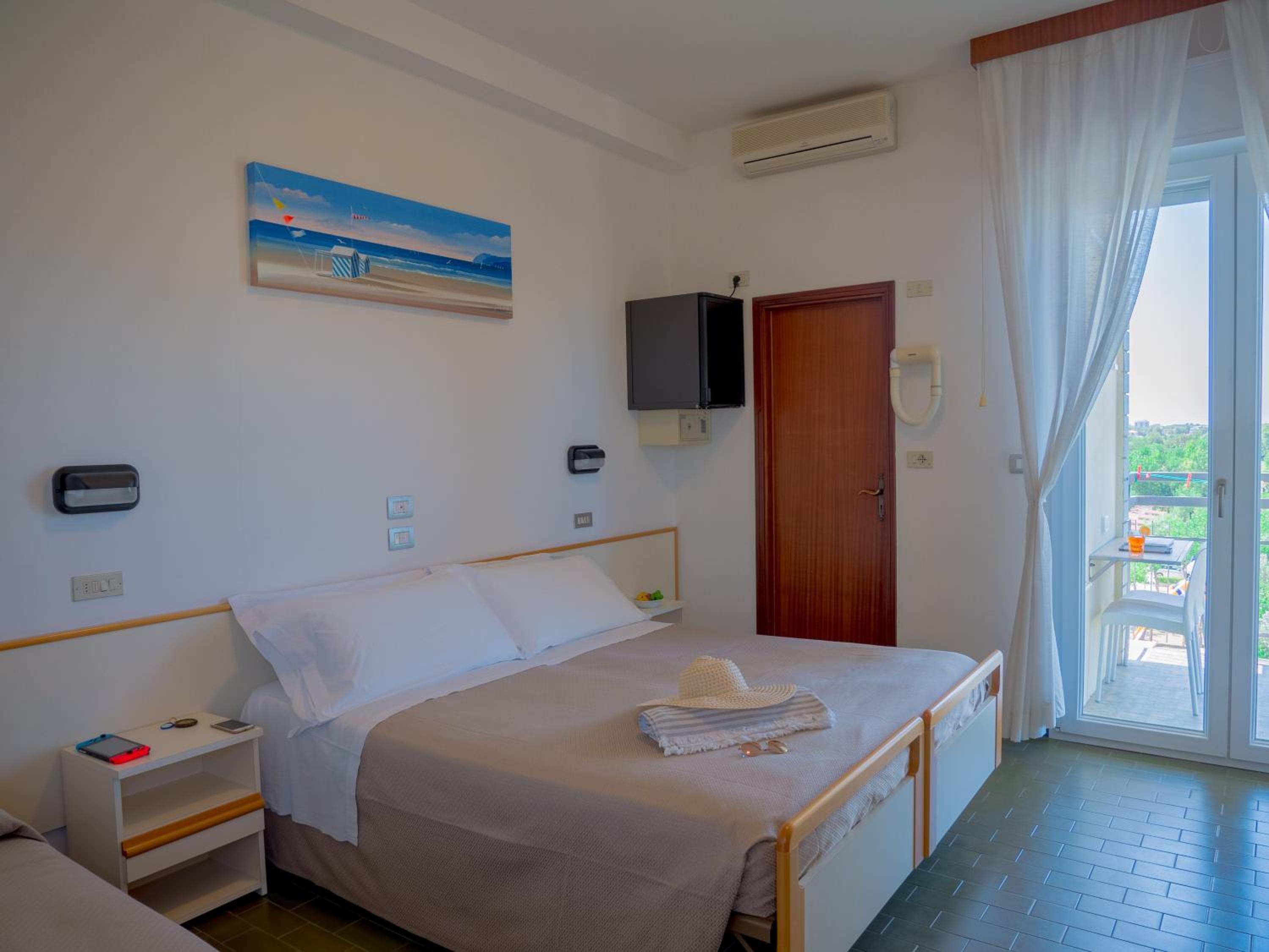 Triple Room with Balcony photo 3