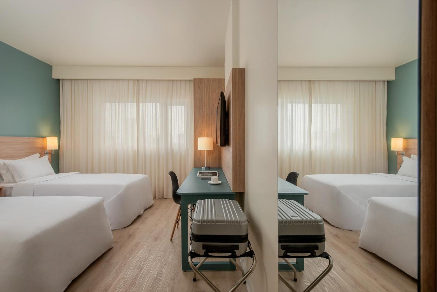 Standard Twin - 2 Single Beds - Photo 3