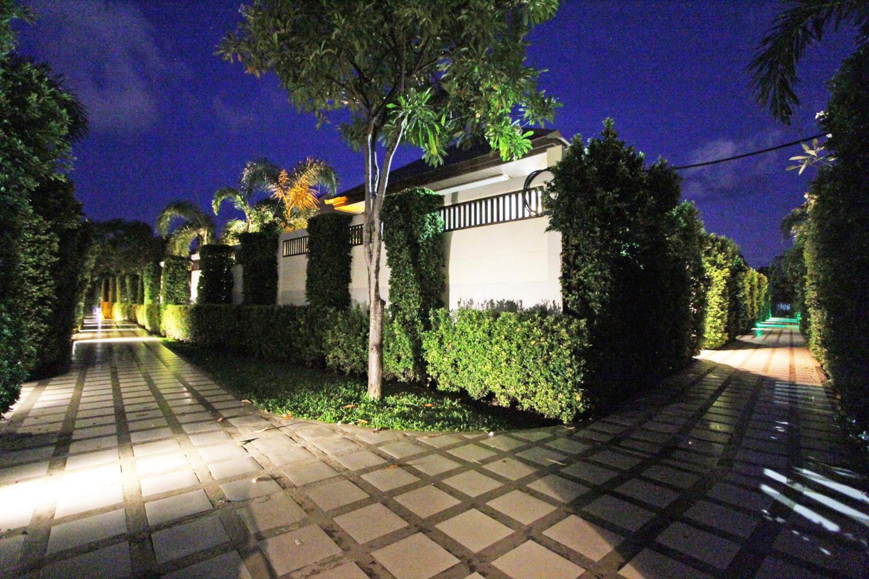 Four-Bedroom Villa with Private Pool photo 2