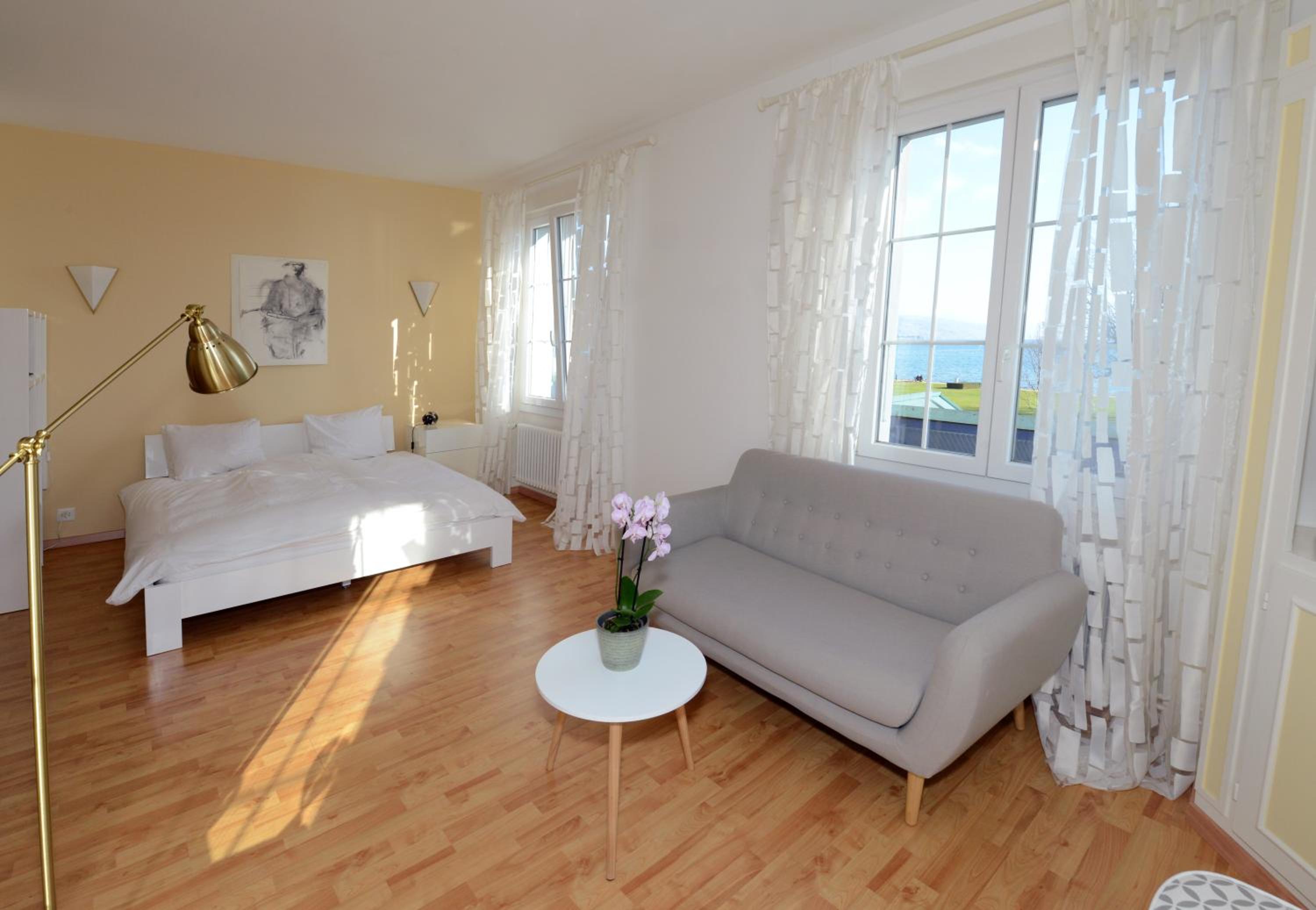 Studio with Balcony photo 3