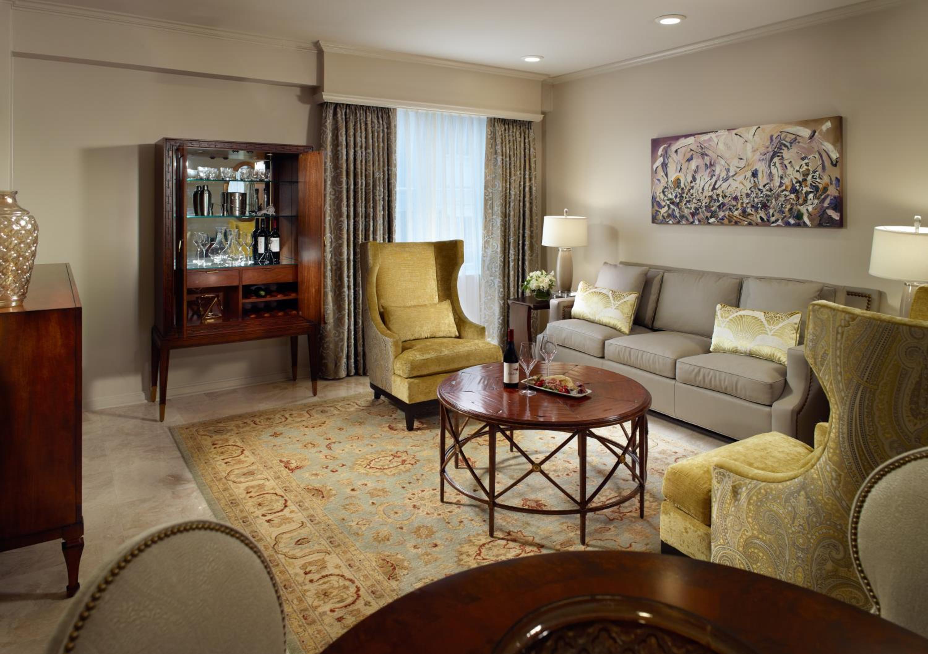 Luxury Pontchartrain Suite - 1 King Bed - Photo 1