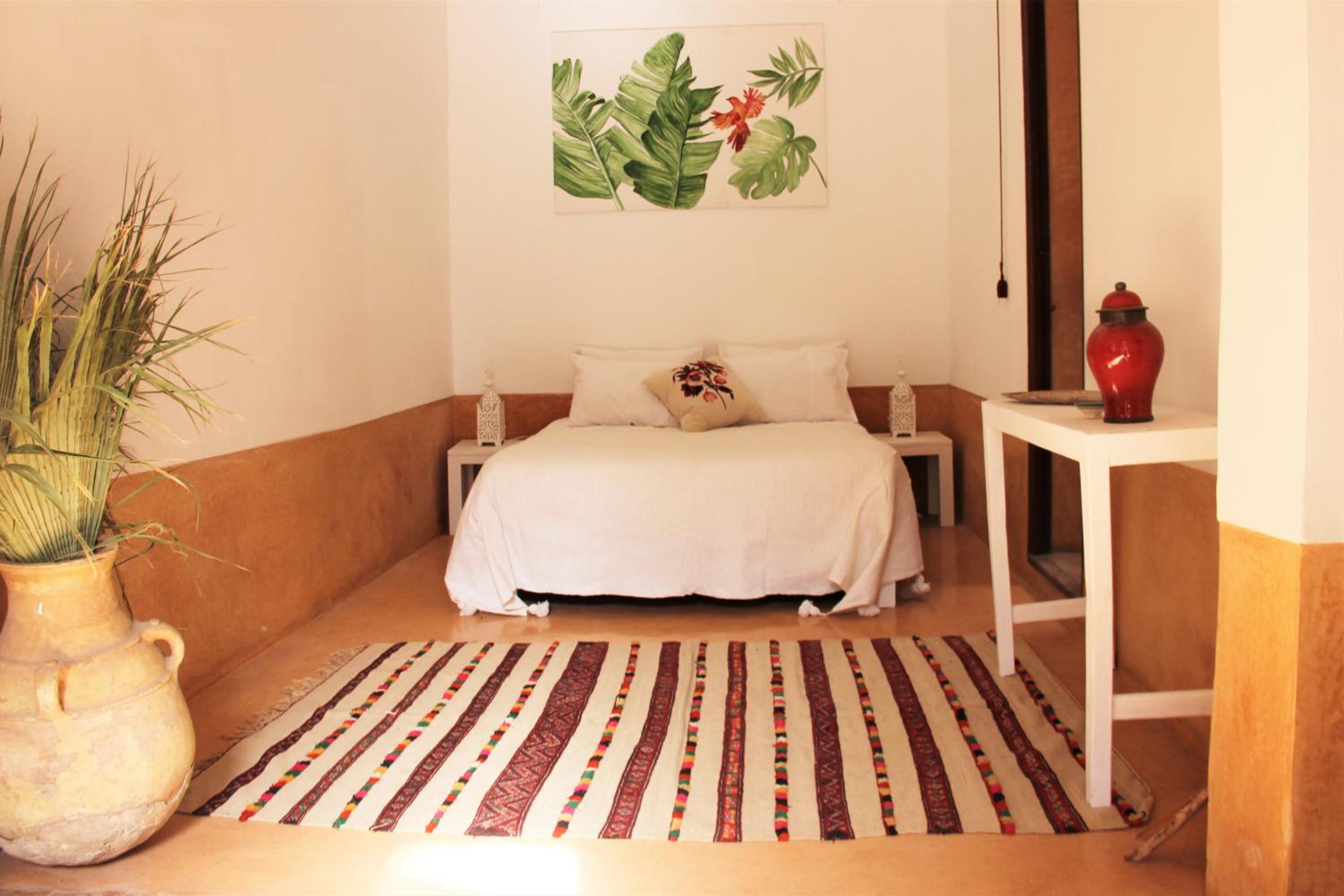 Deluxe Suite - Photo 2