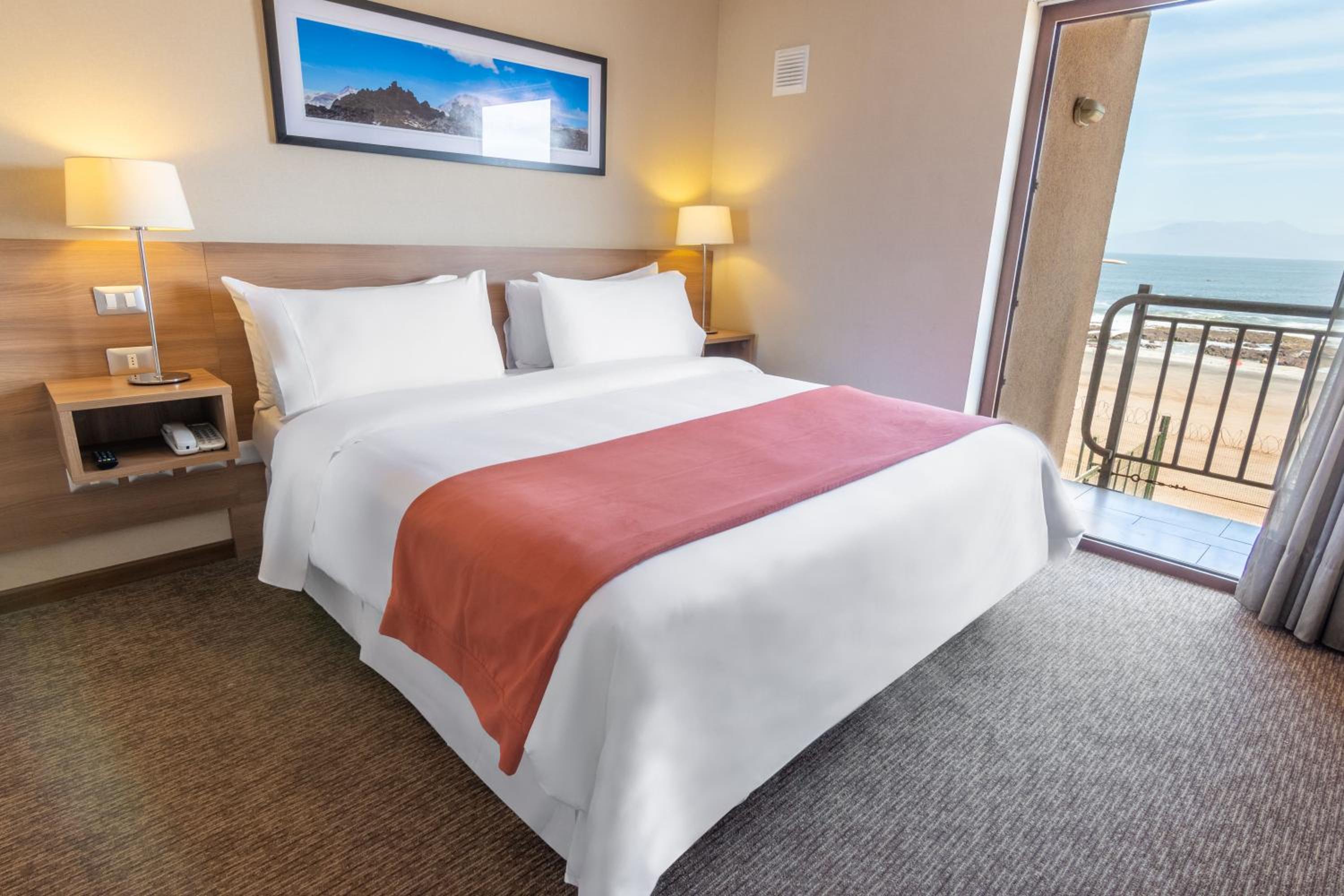 Junior Suite with King Bed photo 1