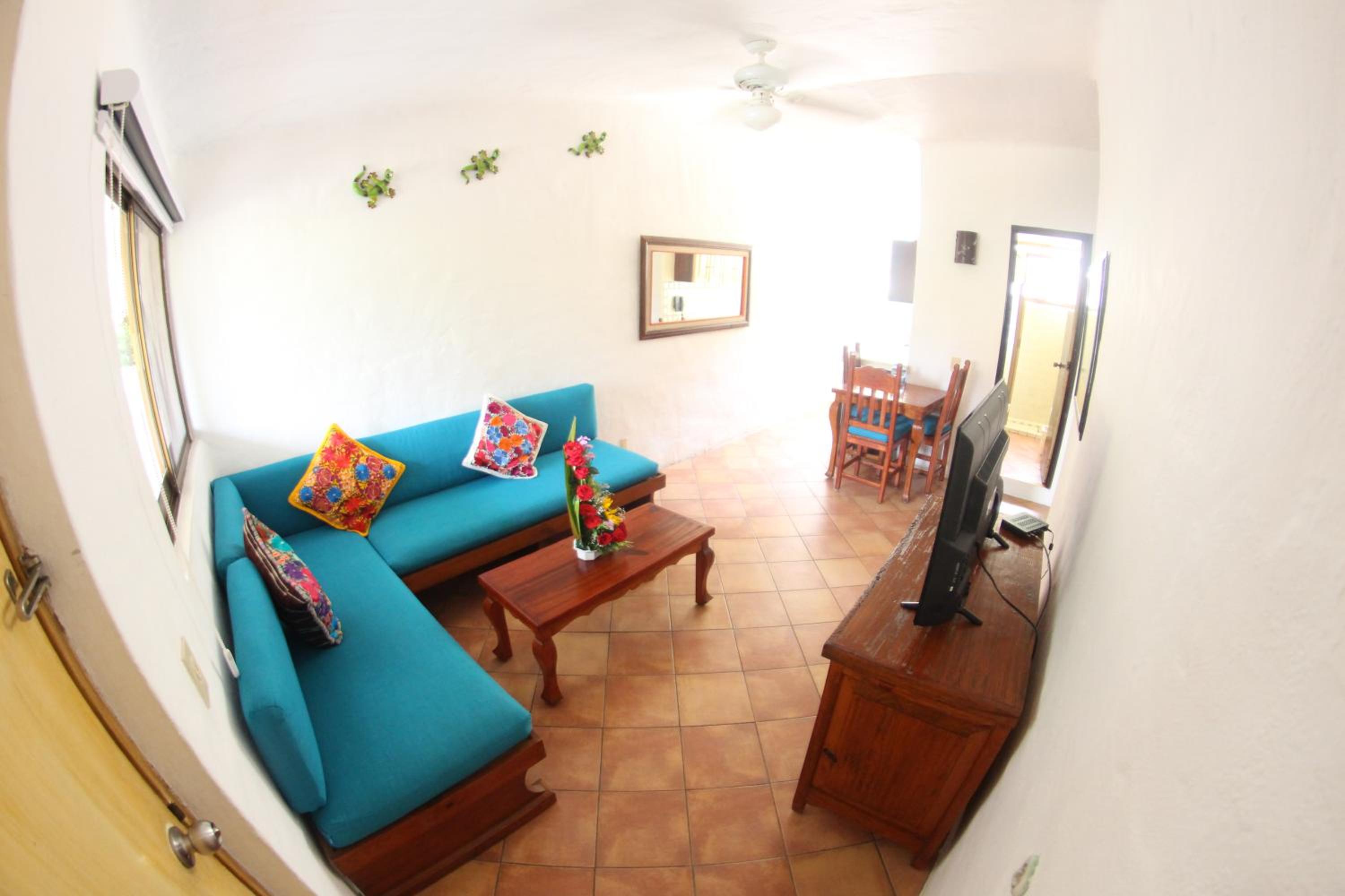 Two Bedroom Pool View - Photo 14