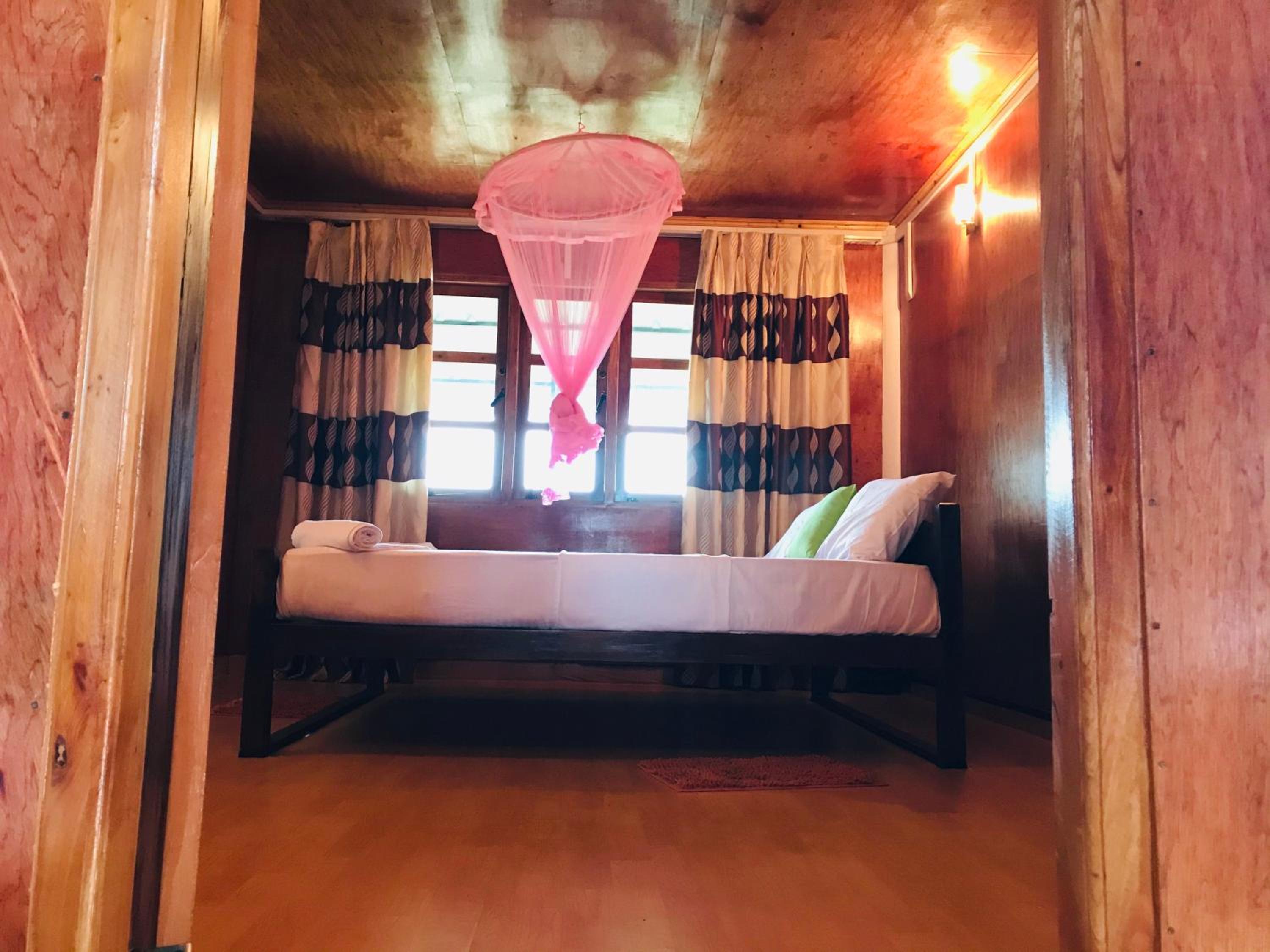 Deluxe Double Room with Balcony photo 3