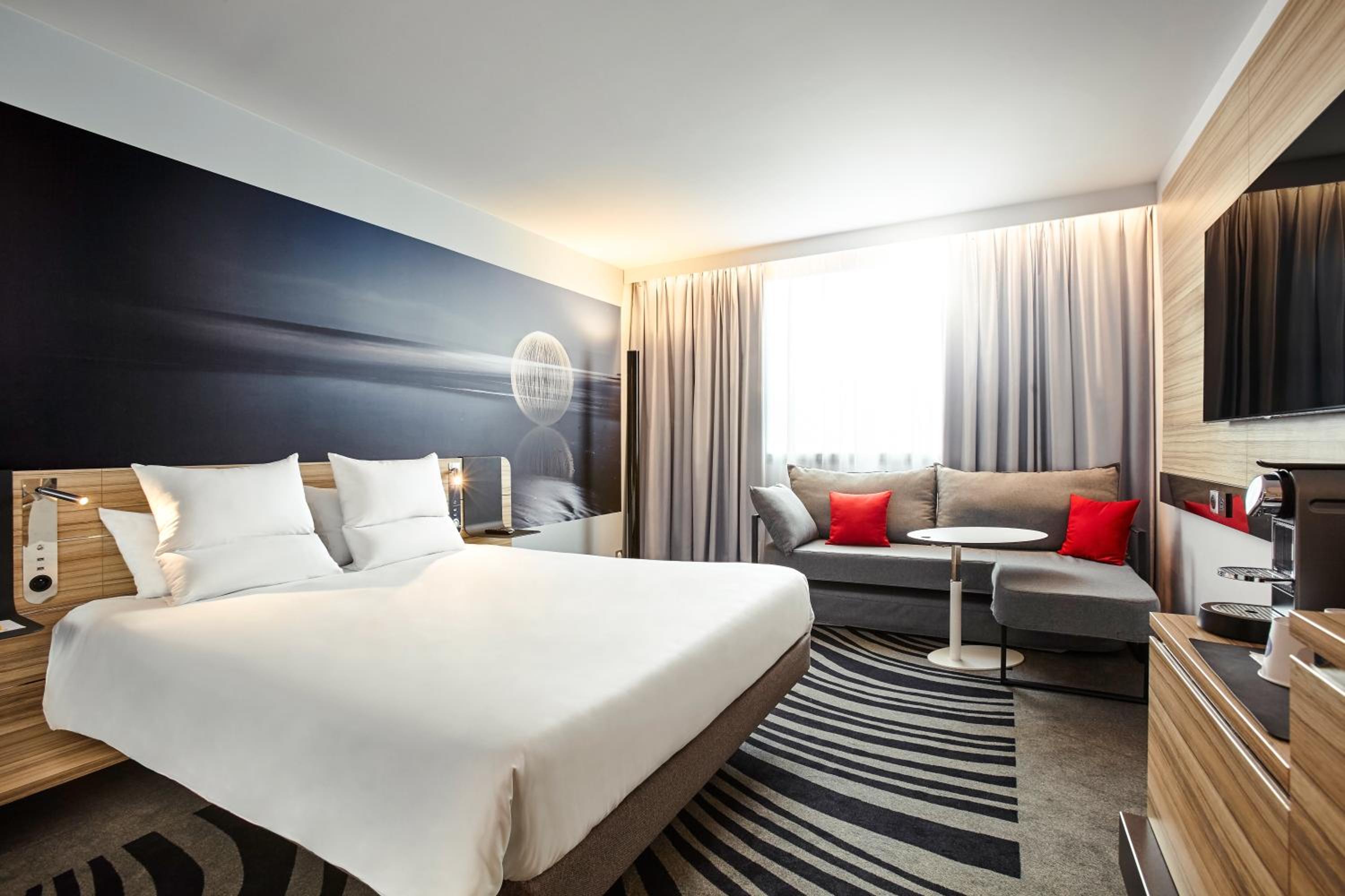 Superior Double Room with 2 Sofa Beds photo 1