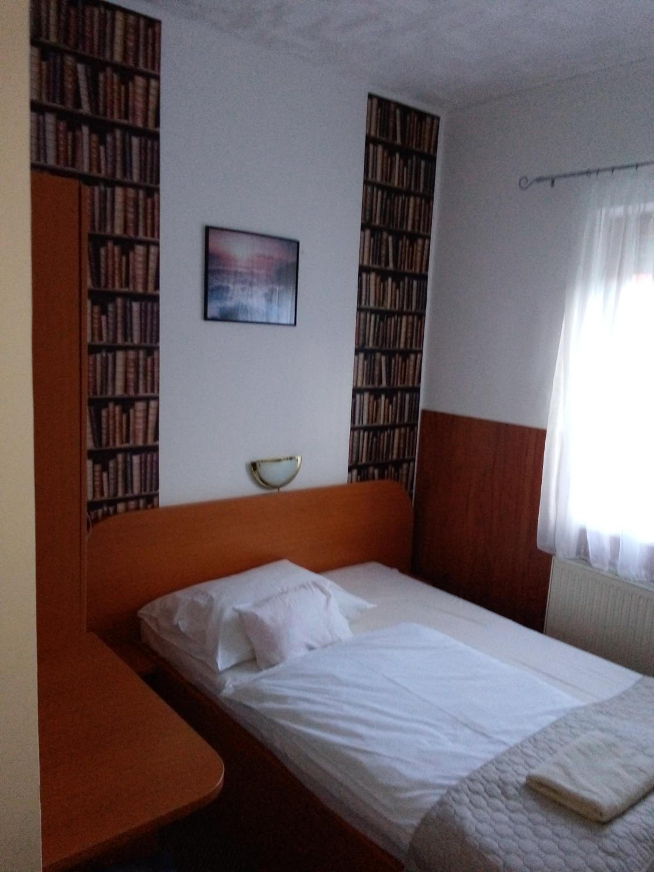 Single Room photo 1