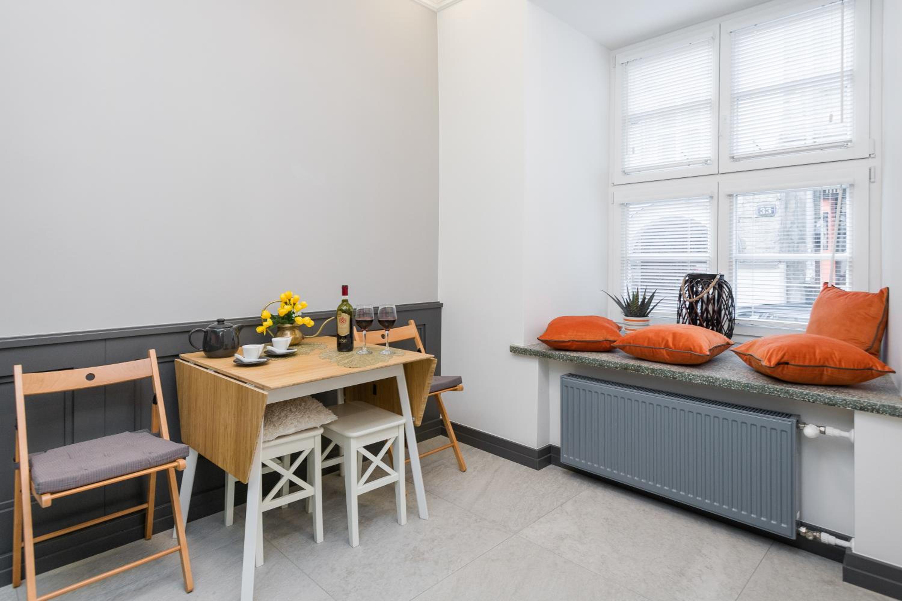 One-Bedroom Apartment - Photo 9