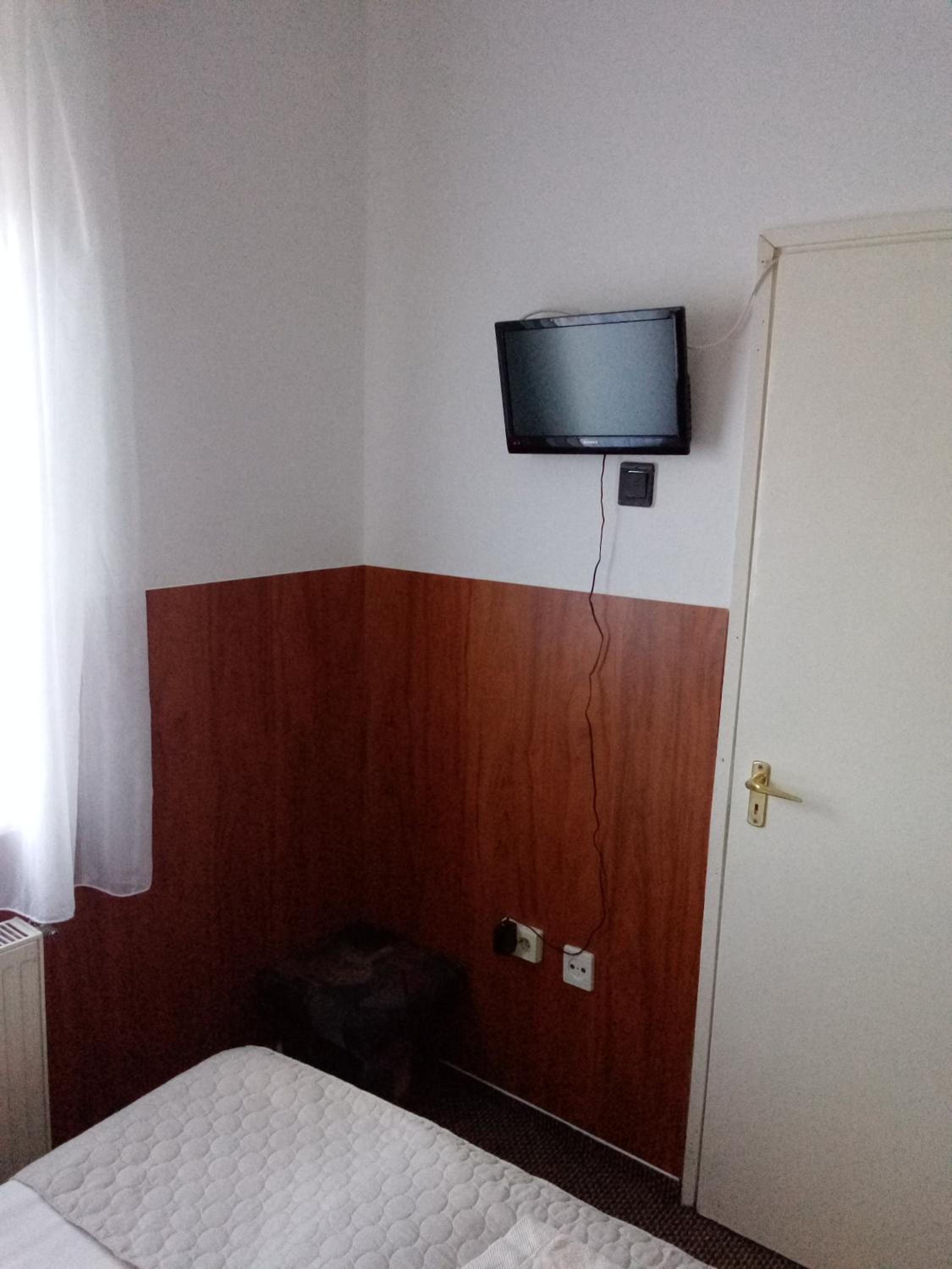 Single Room photo 3