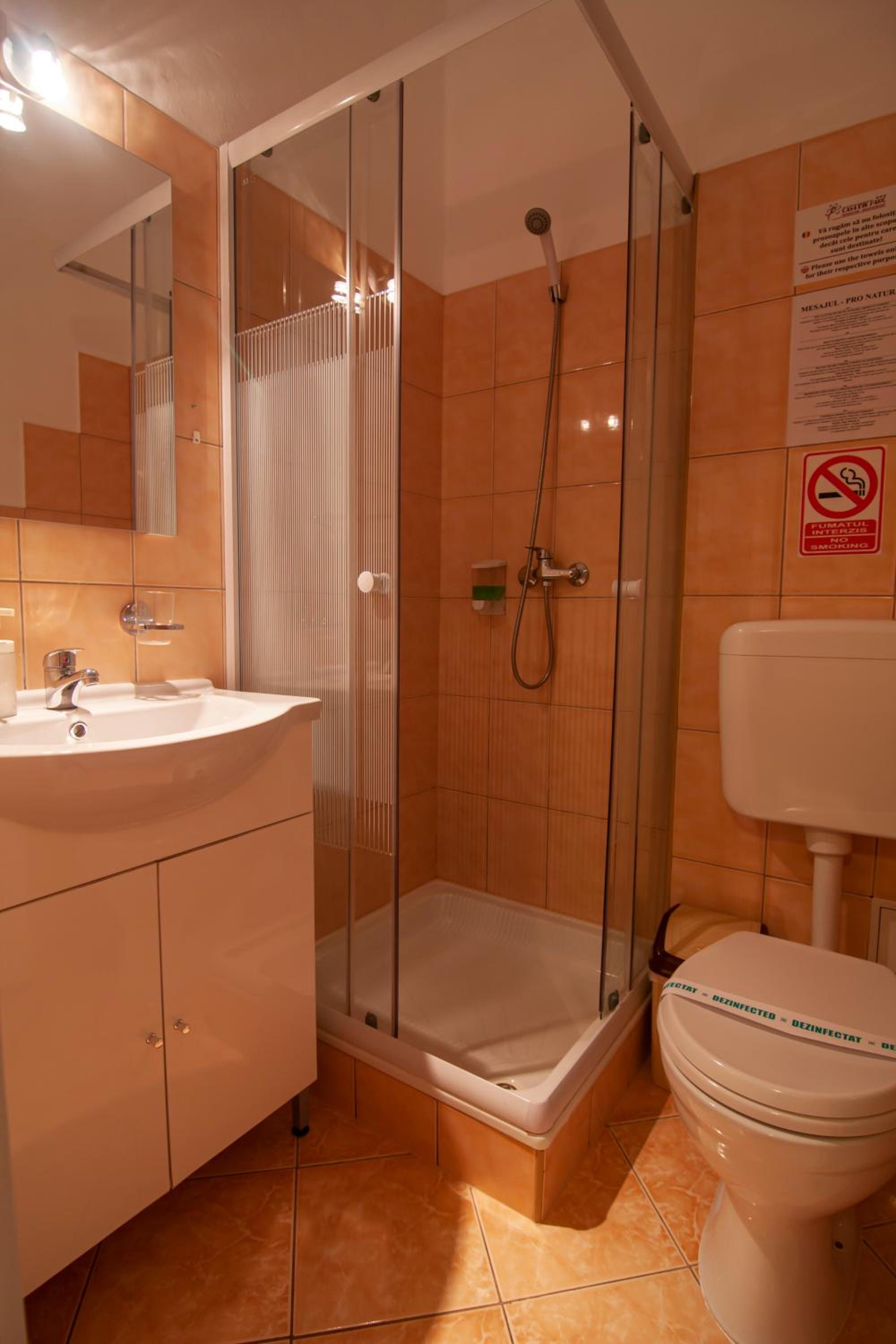 Double Room with Private Bathroom photo 3