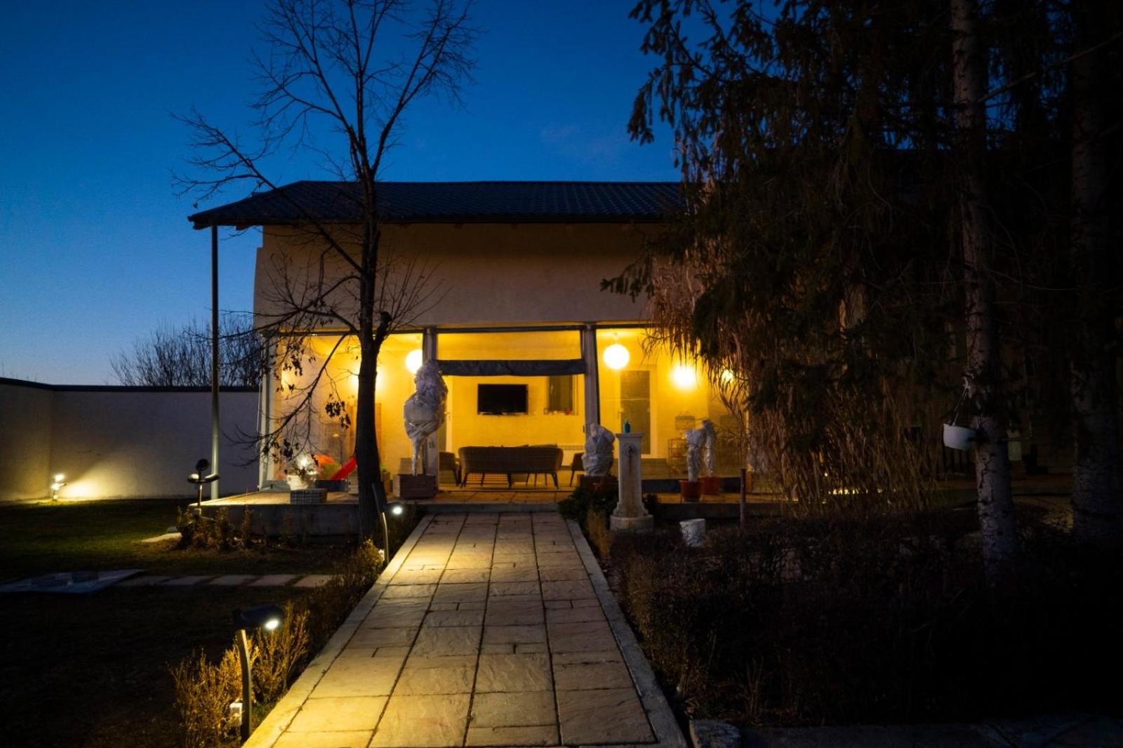 Four-Bedroom House - Photo 20