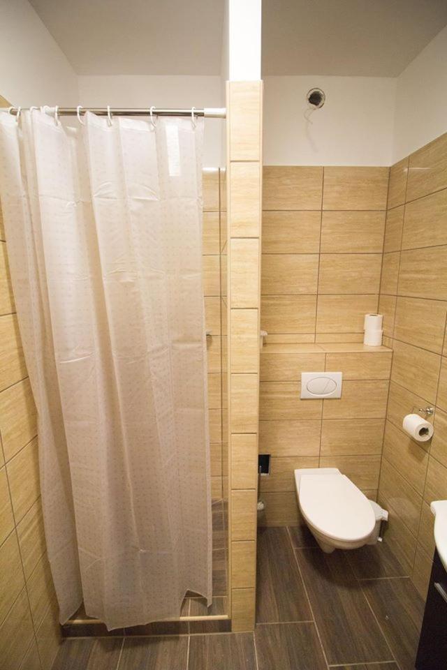 Twin Room with Extra Bed photo 3
