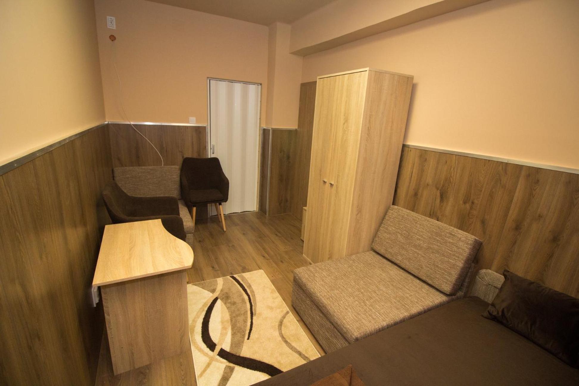 Family Room with Private Bathroom photo 1
