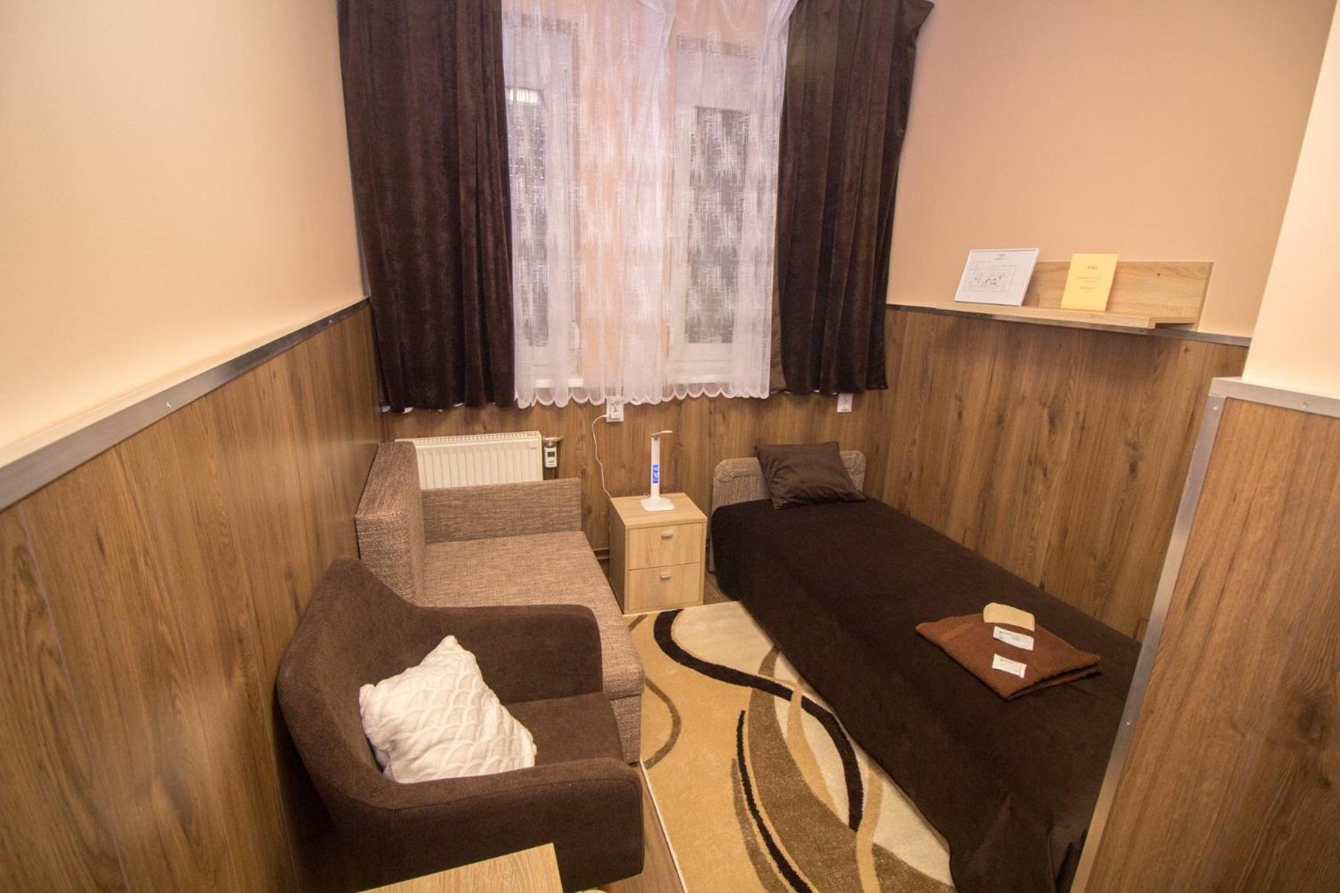 Single Room With Bathroom photo 2