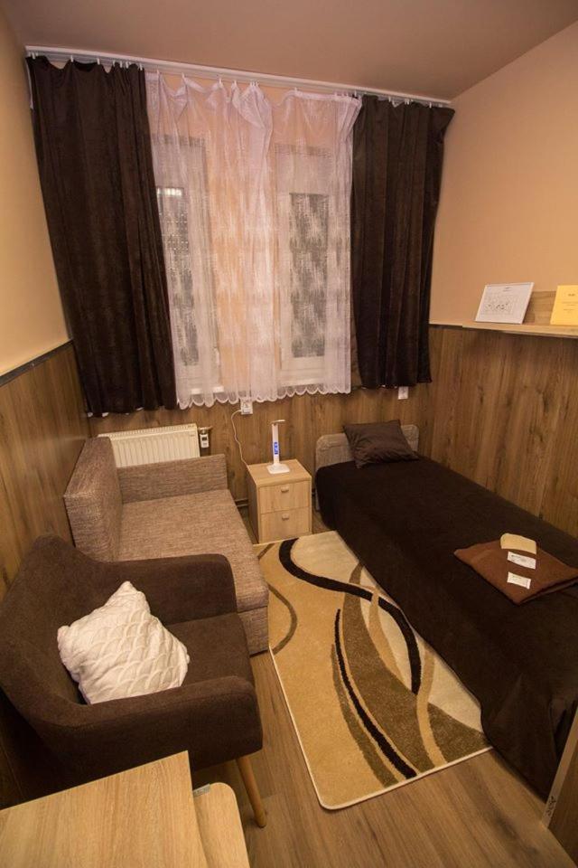 Single Room With Bathroom photo 1