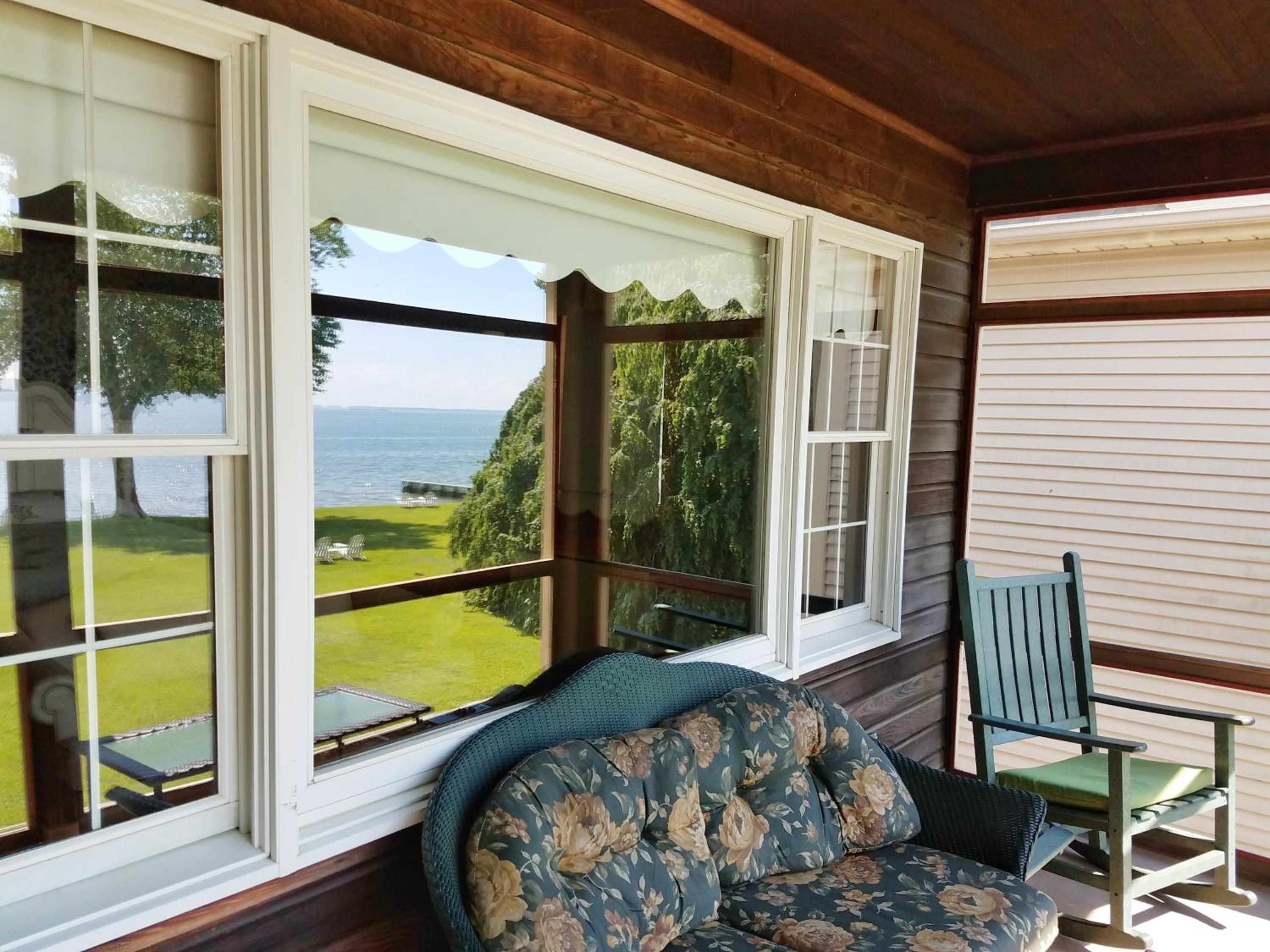 Deluxe Suite with Bay View - Photo 19