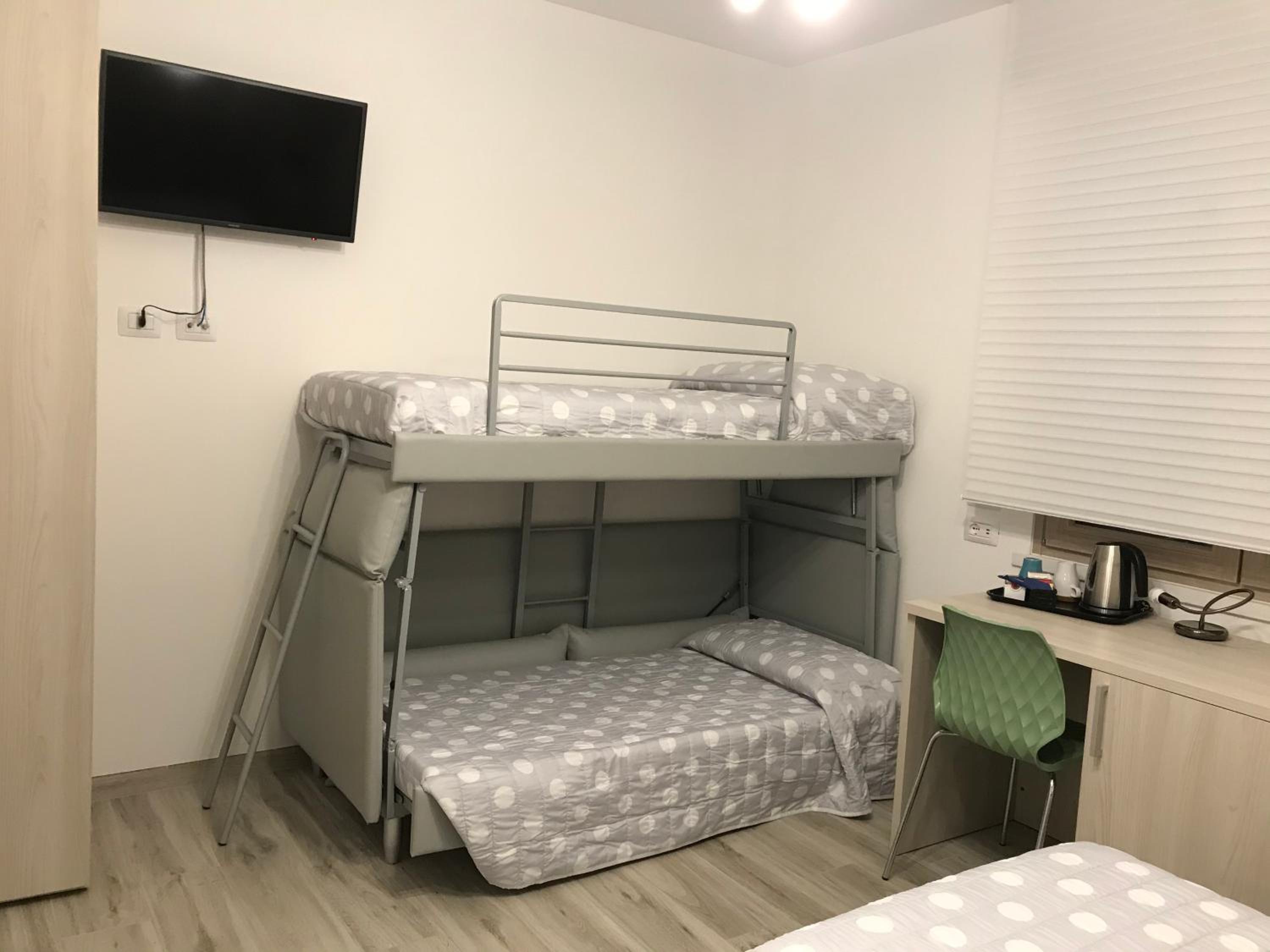 Superior Double or Twin Room with Garden View - Photo 10