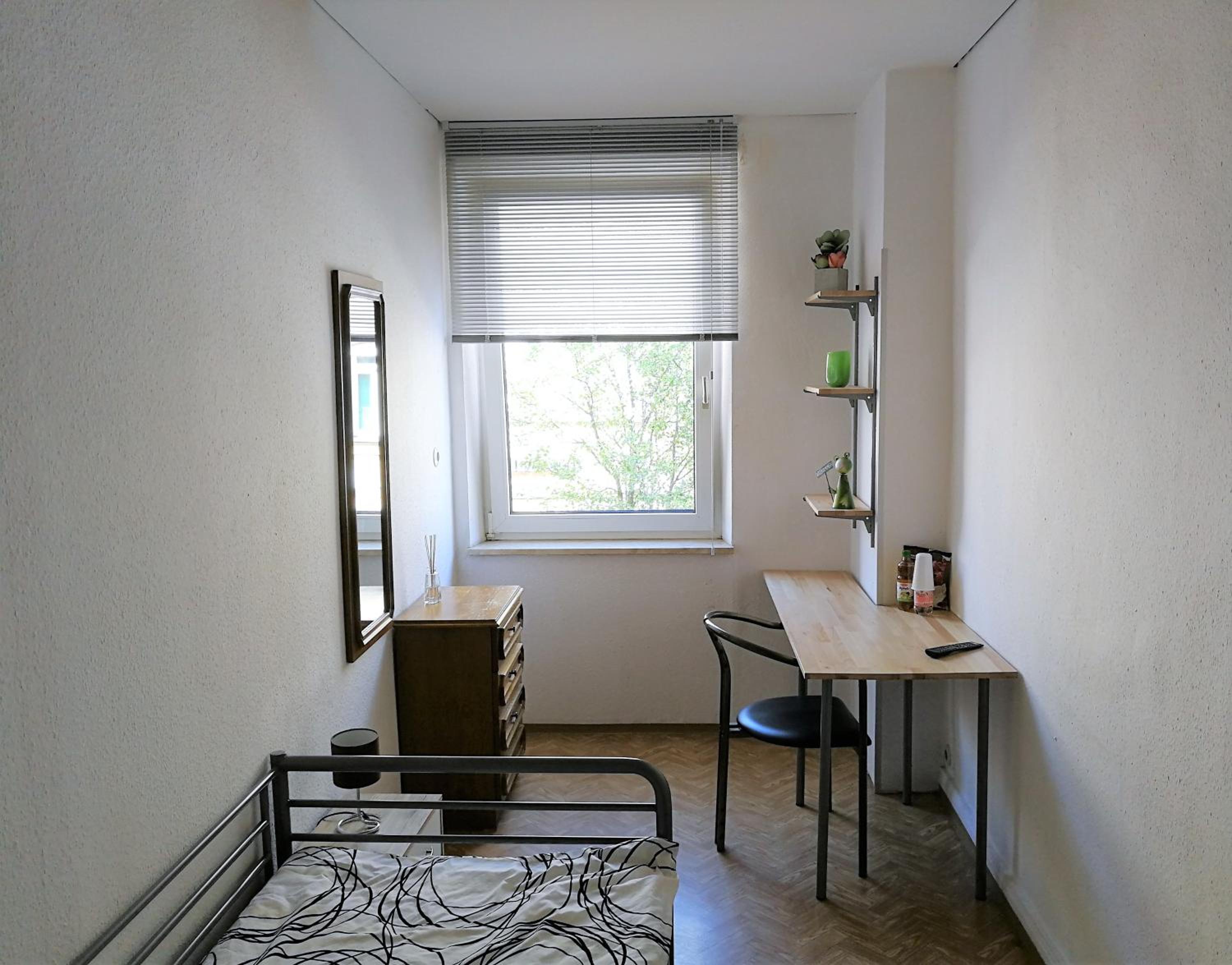 Single Room with Shared Bathroom