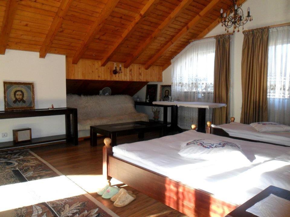 Four-Bedroom Suite with Terrace - Photo 1