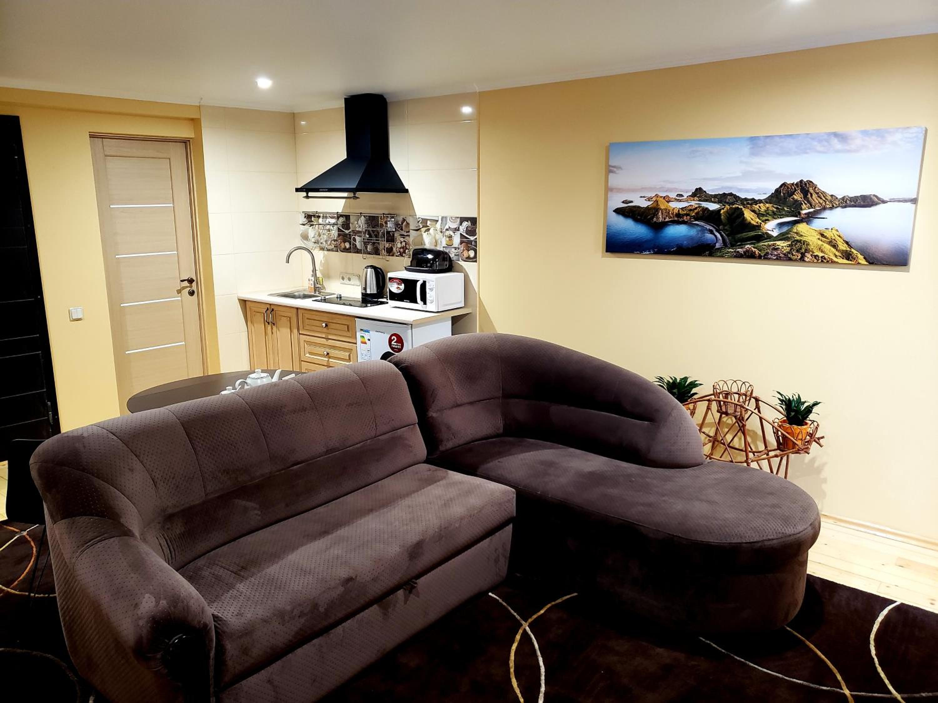 One-Bedroom Apartment photo 1