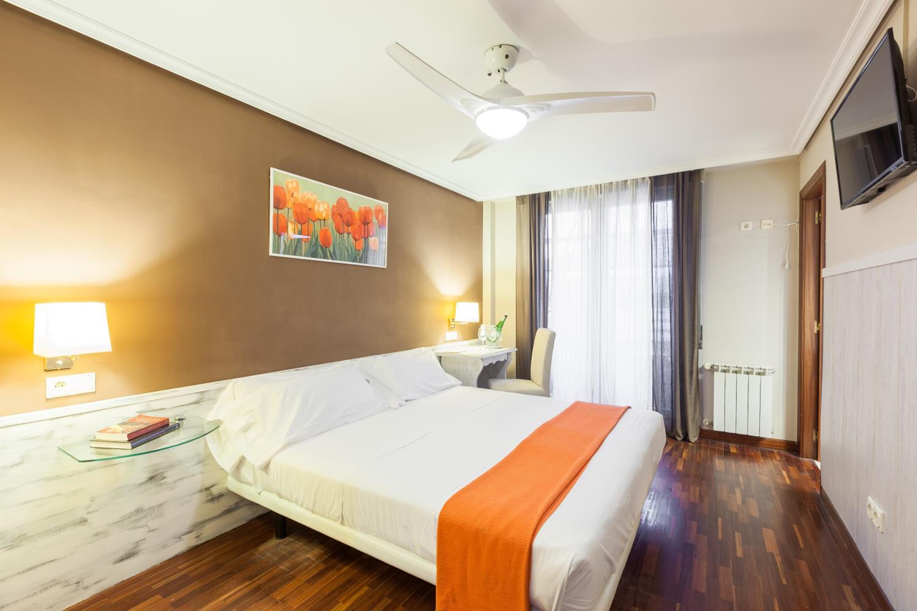 Double or Twin Room photo 3