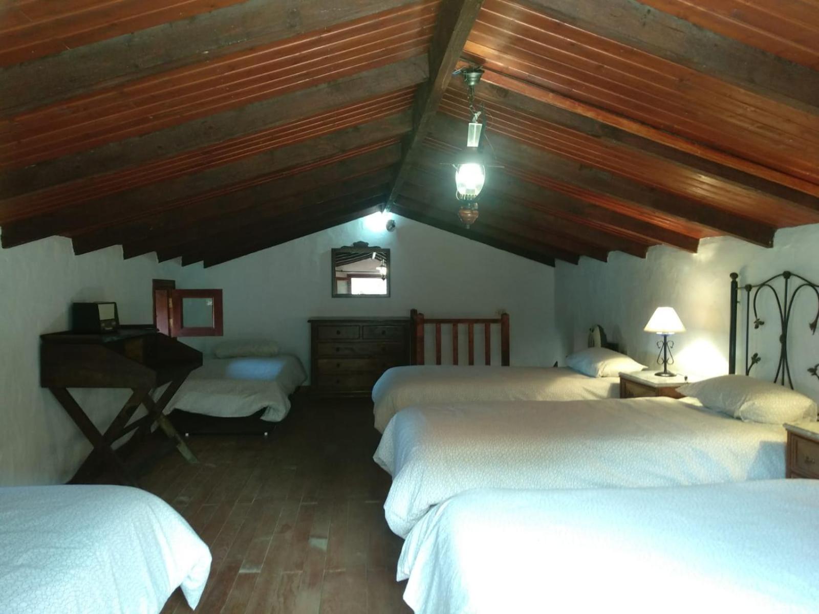 Two-Bedroom House - Photo 4