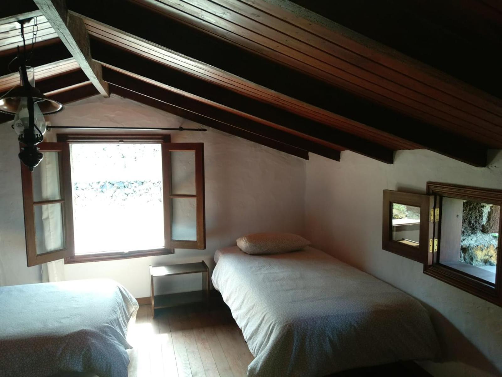 Two-Bedroom House - Photo 3